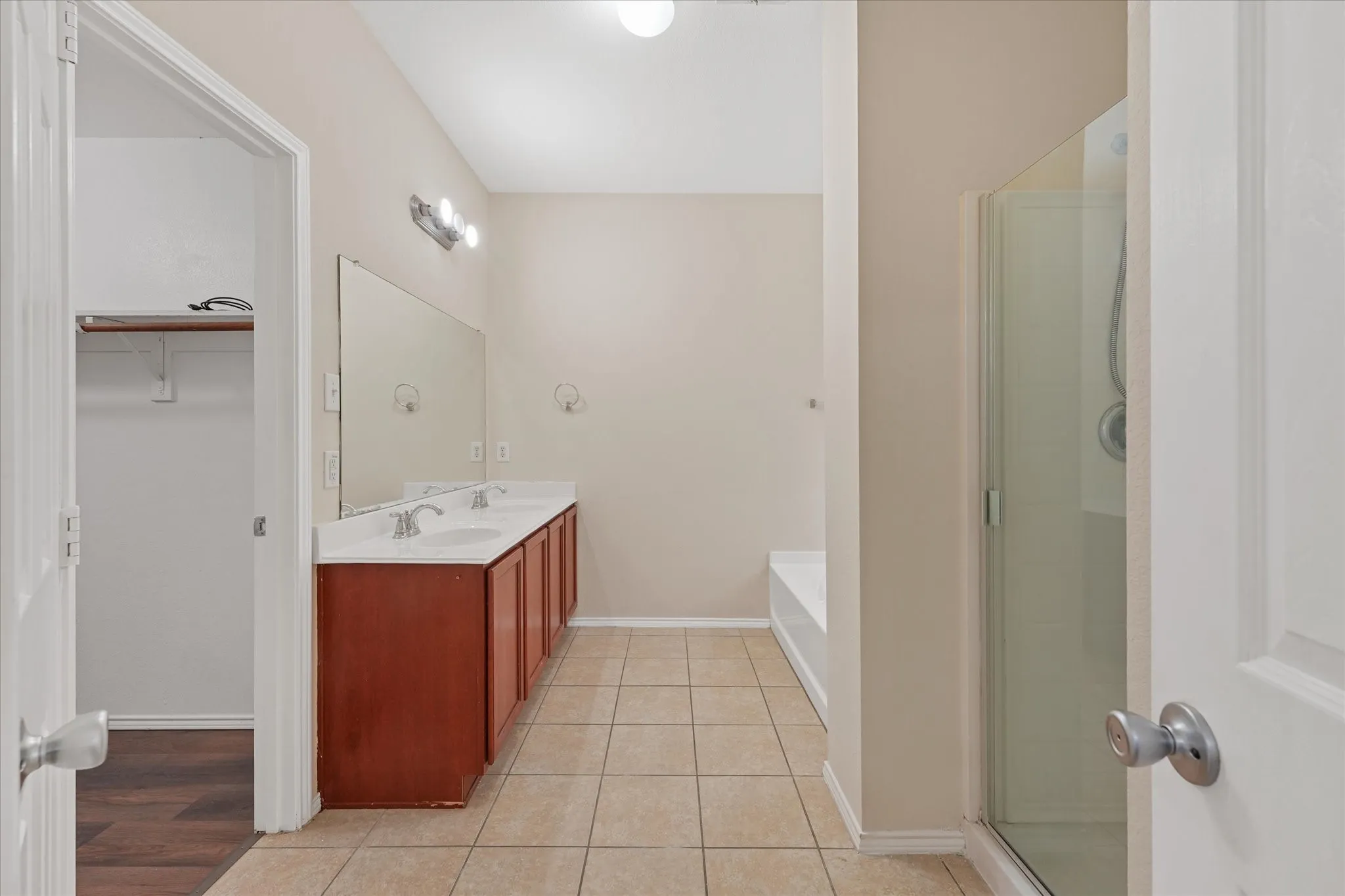 Single Family Residence For Sale in Collin County , 2040 Hanakoa Falls Drive, Anna, Texas 75409, 5 Bedroom, 3 Bathroom, 2 Garage spaces, 2,473 Sqft, built in 2011, mls#21396258, Real Estate Agent in Anna, Homes For Sale in Collin county, Homes For Sale in Anna, Realtor in Anna Texas, Real Estate Brokerage Independent Realty Texas, Luminita Cordes Realtor