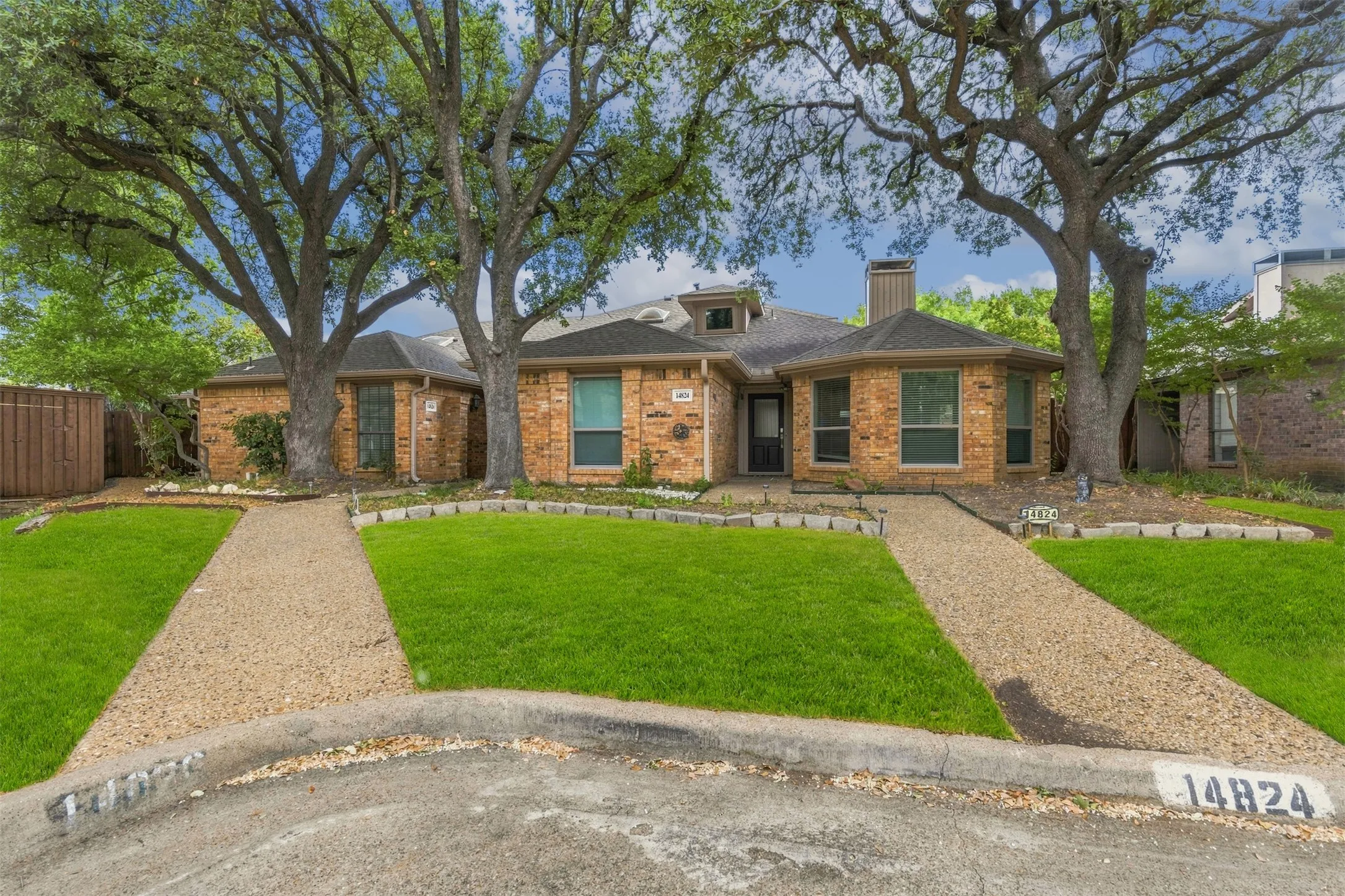 Single Family Residence For Sale in Dallas County , 14826 Sopras Circle, Addison, Texas 75001, 3 Bedroom, 3 Bathroom, 2 Garage spaces, 1,894 Sqft, built in 1981, mls#21383655, Real Estate Agent in Addison, Homes For Sale in Dallas county, Homes For Sale in Addison, Realtor in Addison Texas, Real Estate Brokerage Independent Realty Texas, Luminita Cordes Realtor