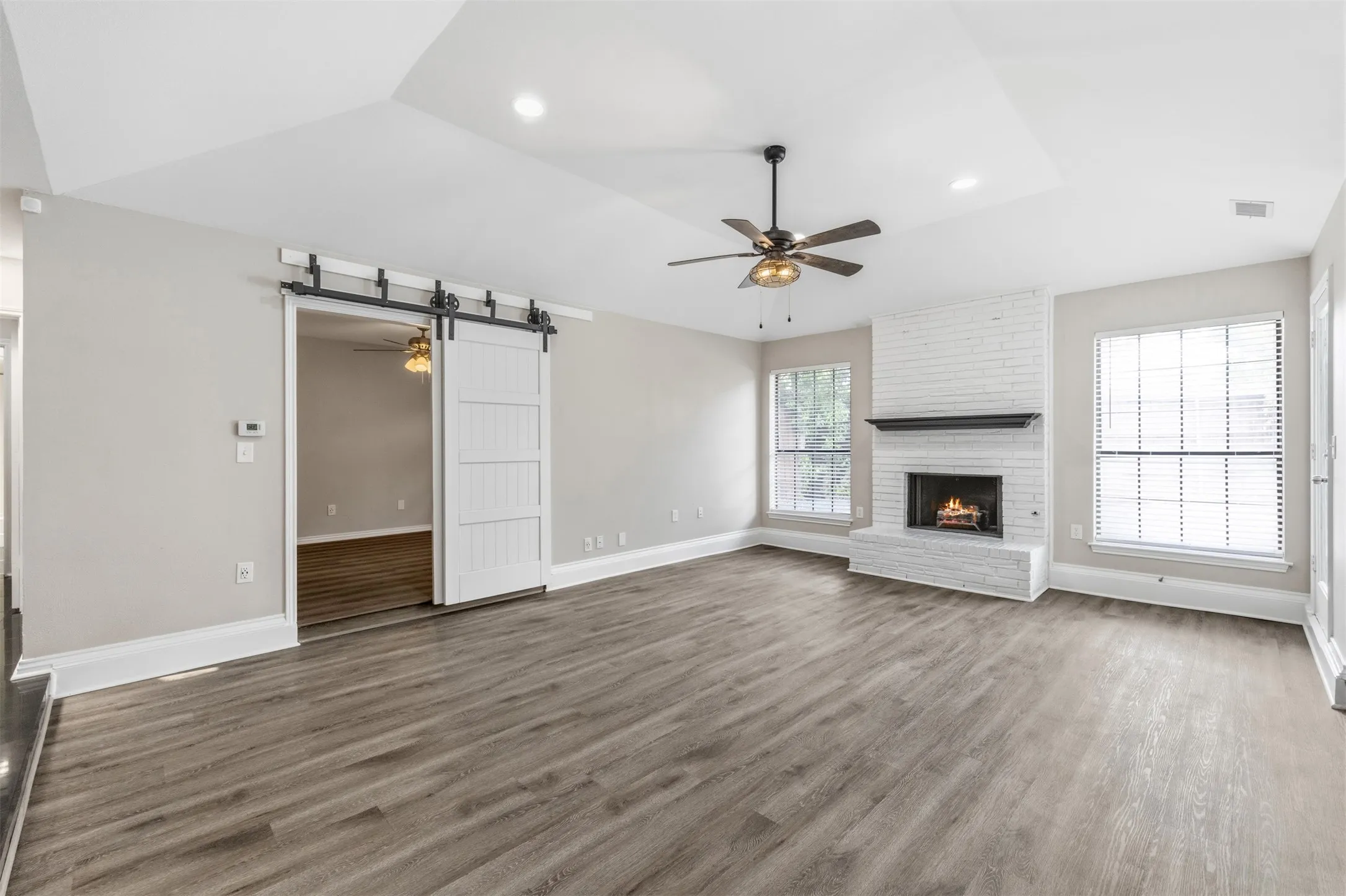 Single Family Residence For Sale in Dallas County , 14826 Sopras Circle, Addison, Texas 75001, 3 Bedroom, 3 Bathroom, 2 Garage spaces, 1,894 Sqft, built in 1981, mls#21383655, Real Estate Agent in Addison, Homes For Sale in Dallas county, Homes For Sale in Addison, Realtor in Addison Texas, Real Estate Brokerage Independent Realty Texas, Luminita Cordes Realtor