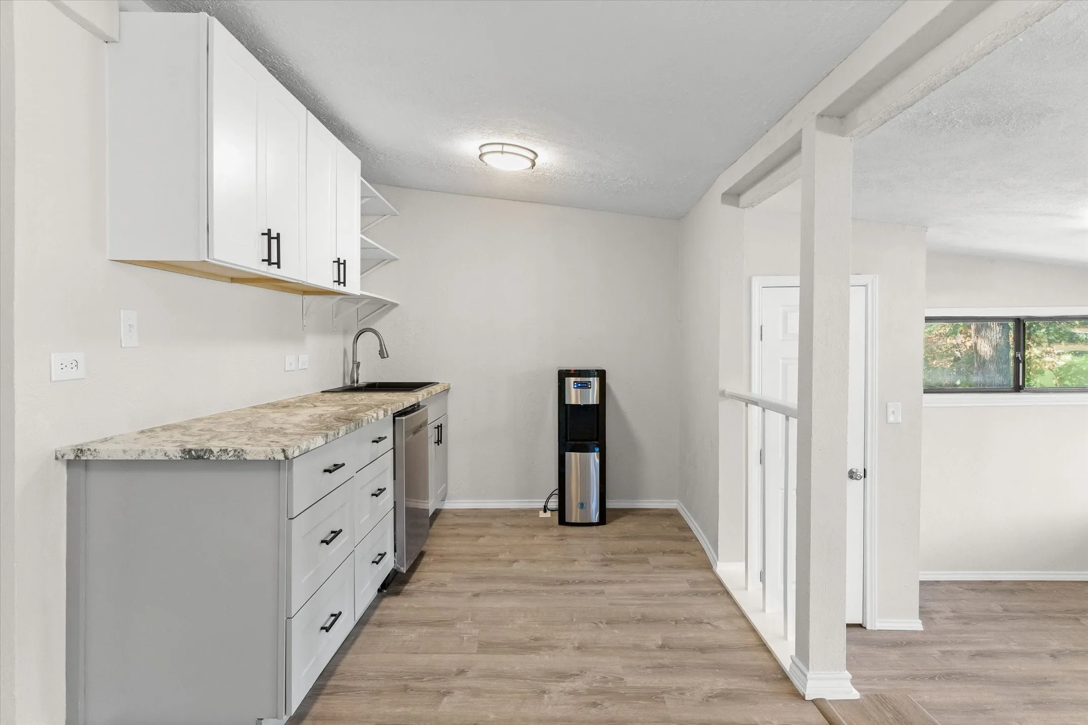 Single Family Residence For Sale in Van Zandt County , 200 Pvt Rd 8134, Canton, Texas 75103, 1 Bedroom, 1 Bathroom, Garage spaces, 672 Sqft, built in 1965, mls#21396122, Real Estate Agent in Canton, Homes For Sale in Van Zandt county, Homes For Sale in Canton, Realtor in Canton Texas, Real Estate Brokerage Independent Realty Texas, Luminita Cordes Realtor