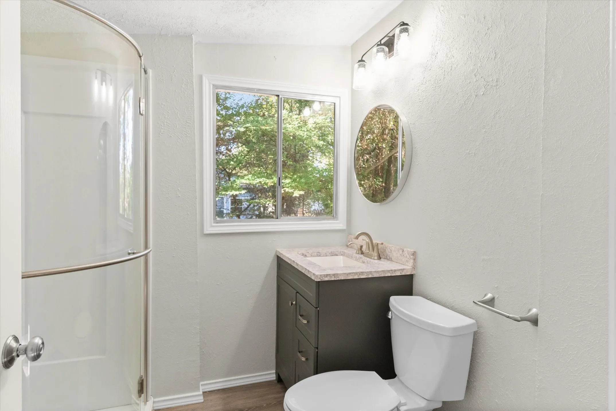 Single Family Residence For Sale in Van Zandt County , 200 Pvt Rd 8134, Canton, Texas 75103, 1 Bedroom, 1 Bathroom, Garage spaces, 672 Sqft, built in 1965, mls#21396122, Real Estate Agent in Canton, Homes For Sale in Van Zandt county, Homes For Sale in Canton, Realtor in Canton Texas, Real Estate Brokerage Independent Realty Texas, Luminita Cordes Realtor