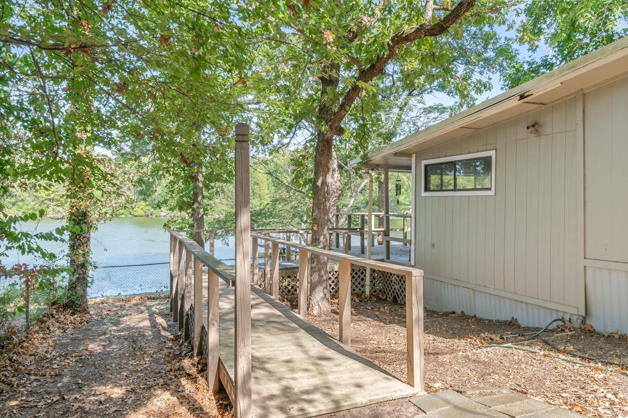 Single Family Residence For Sale in Van Zandt County , 200 Pvt Rd 8134, Canton, Texas 75103, 1 Bedroom, 1 Bathroom, Garage spaces, 672 Sqft, built in 1965, mls#21396122, Real Estate Agent in Canton, Homes For Sale in Van Zandt county, Homes For Sale in Canton, Realtor in Canton Texas, Real Estate Brokerage Independent Realty Texas, Luminita Cordes Realtor