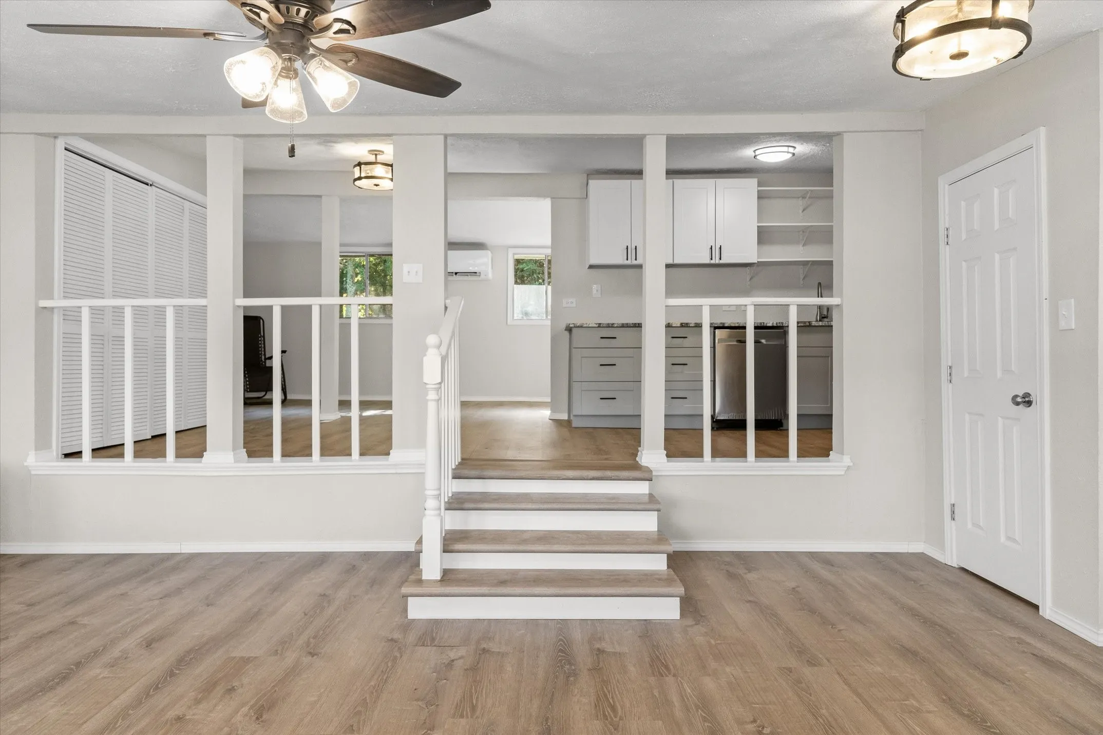Single Family Residence For Sale in Van Zandt County , 200 Pvt Rd 8134, Canton, Texas 75103, 1 Bedroom, 1 Bathroom, Garage spaces, 672 Sqft, built in 1965, mls#21396122, Real Estate Agent in Canton, Homes For Sale in Van Zandt county, Homes For Sale in Canton, Realtor in Canton Texas, Real Estate Brokerage Independent Realty Texas, Luminita Cordes Realtor