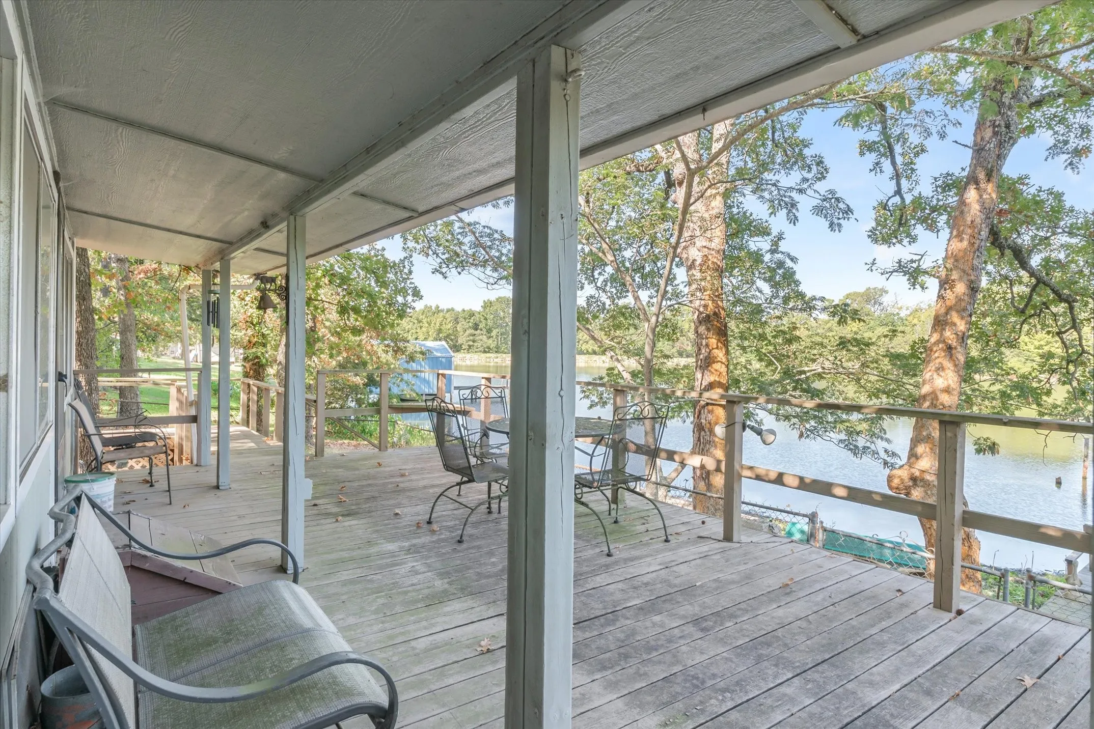 Single Family Residence For Sale in Van Zandt County , 200 Pvt Rd 8134, Canton, Texas 75103, 1 Bedroom, 1 Bathroom, Garage spaces, 672 Sqft, built in 1965, mls#21396122, Real Estate Agent in Canton, Homes For Sale in Van Zandt county, Homes For Sale in Canton, Realtor in Canton Texas, Real Estate Brokerage Independent Realty Texas, Luminita Cordes Realtor