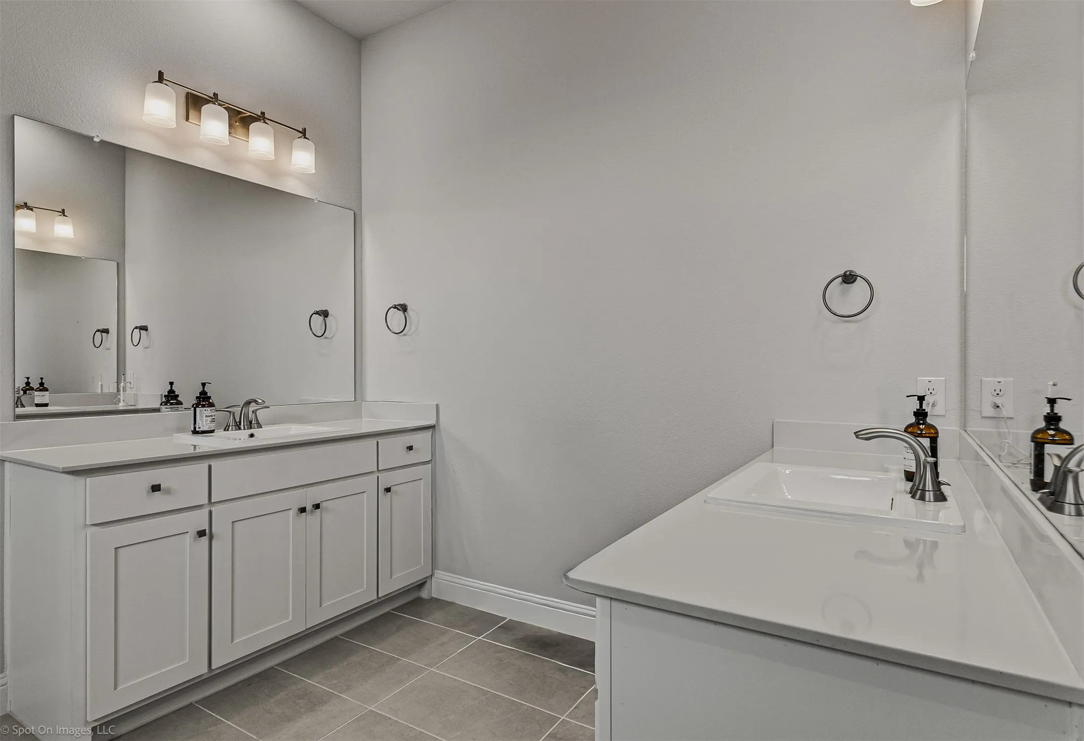 Single Family Residence For Rent in Dallas County , 2209 Sunset Boulevard, Rowlett, Texas 75088, 3 Bedroom, 4 Bathroom, 2 Garage spaces, 3,683 Sqft, built in 2024, mls#21391298, Real Estate Agent in Rowlett, Homes For Rent in Dallas county, Homes For Rent in Rowlett, Realtor in Rowlett Texas, Real Estate Brokerage Independent Realty Texas, Luminita Cordes Realtor
