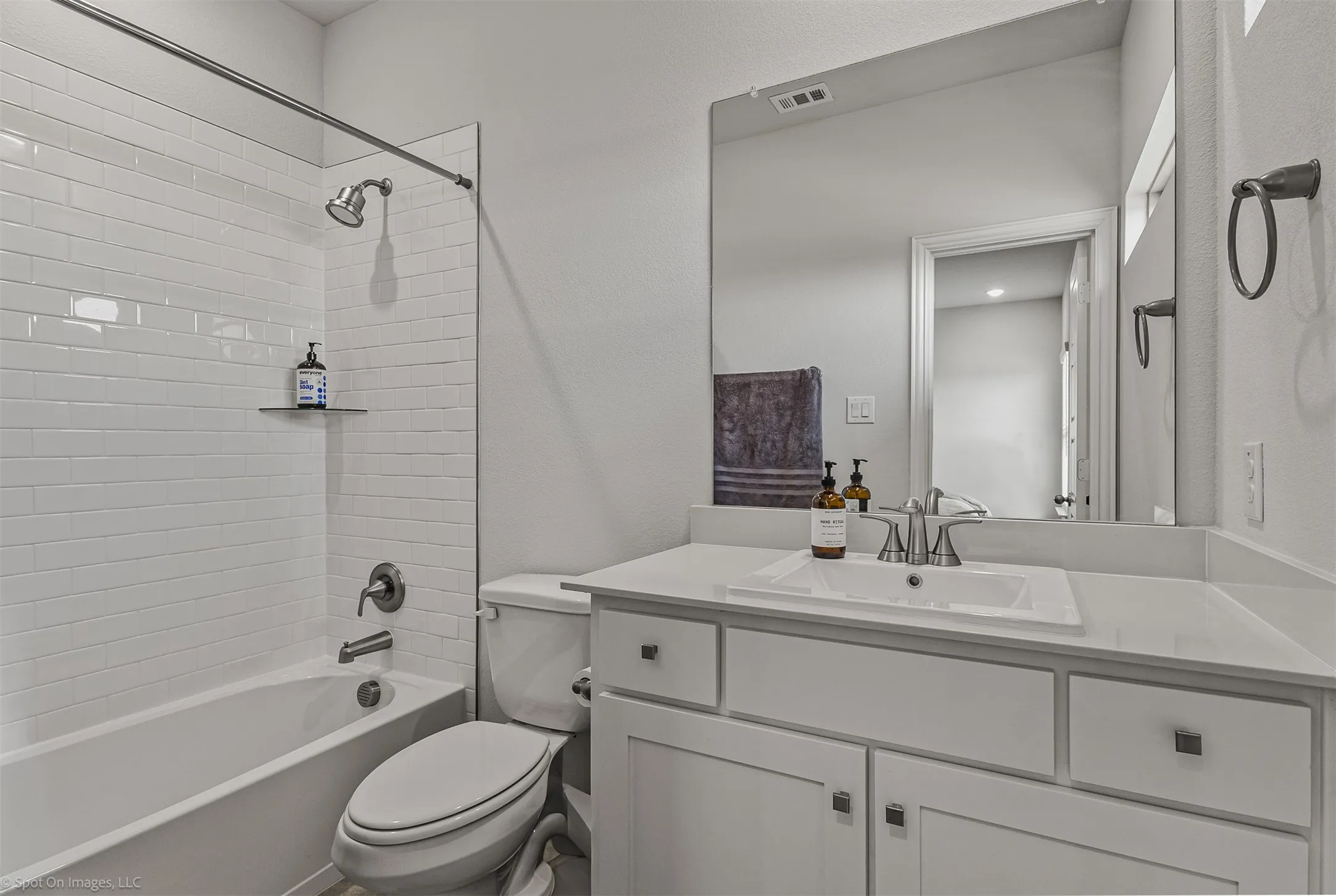 Single Family Residence For Rent in Dallas County , 2209 Sunset Boulevard, Rowlett, Texas 75088, 3 Bedroom, 4 Bathroom, 2 Garage spaces, 3,683 Sqft, built in 2024, mls#21391298, Real Estate Agent in Rowlett, Homes For Rent in Dallas county, Homes For Rent in Rowlett, Realtor in Rowlett Texas, Real Estate Brokerage Independent Realty Texas, Luminita Cordes Realtor