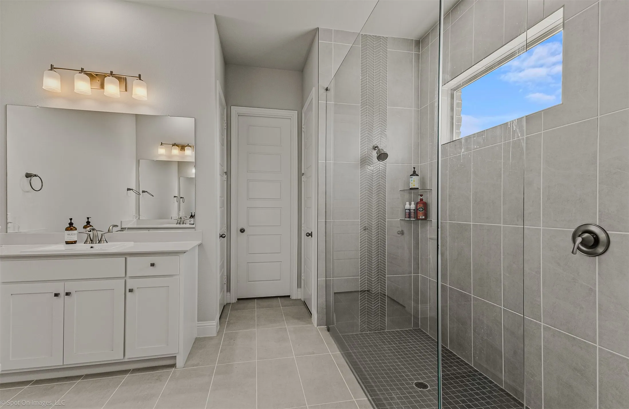 Single Family Residence For Rent in Dallas County , 2209 Sunset Boulevard, Rowlett, Texas 75088, 3 Bedroom, 4 Bathroom, 2 Garage spaces, 3,683 Sqft, built in 2024, mls#21391298, Real Estate Agent in Rowlett, Homes For Rent in Dallas county, Homes For Rent in Rowlett, Realtor in Rowlett Texas, Real Estate Brokerage Independent Realty Texas, Luminita Cordes Realtor
