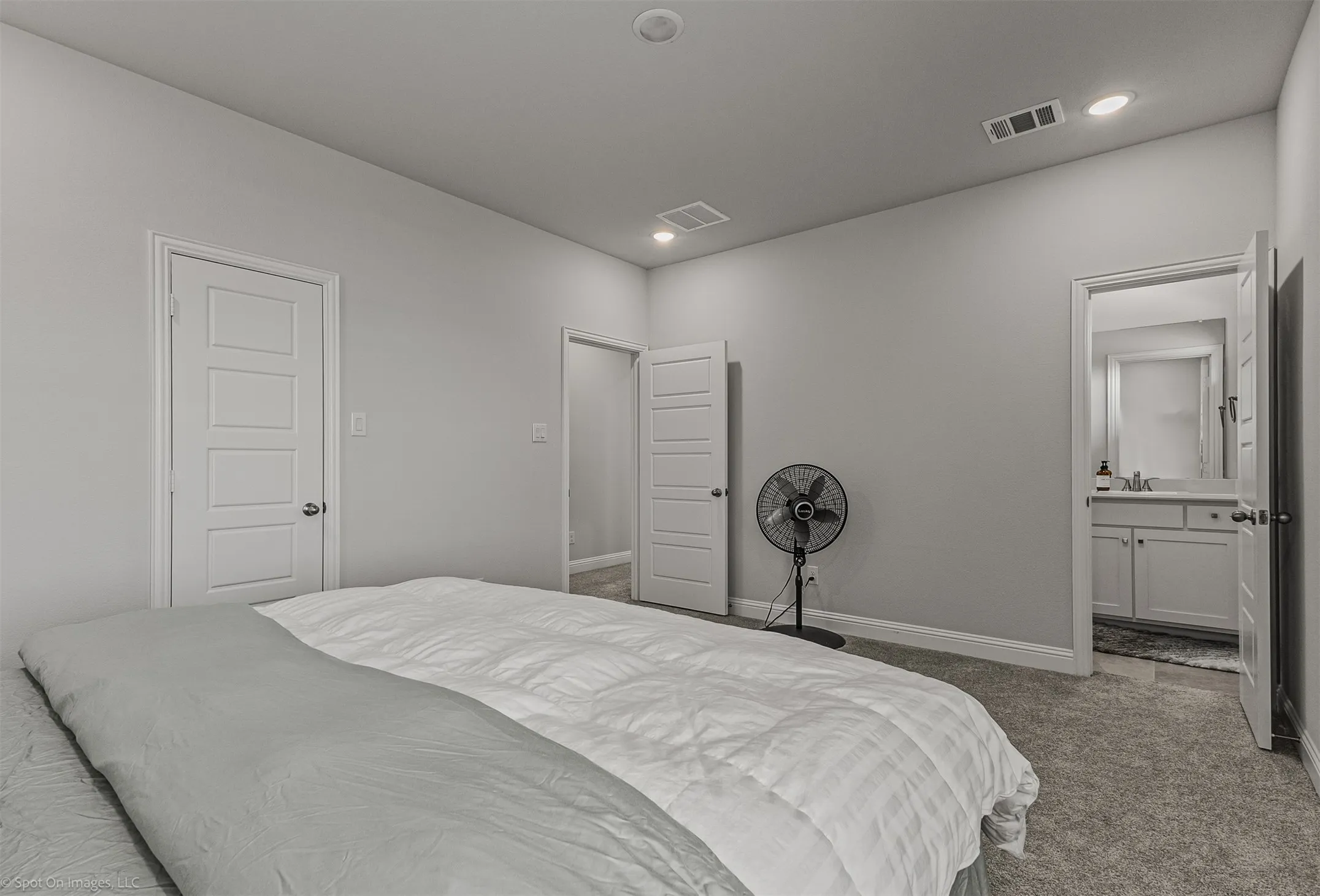 Single Family Residence For Rent in Dallas County , 2209 Sunset Boulevard, Rowlett, Texas 75088, 3 Bedroom, 4 Bathroom, 2 Garage spaces, 3,683 Sqft, built in 2024, mls#21391298, Real Estate Agent in Rowlett, Homes For Rent in Dallas county, Homes For Rent in Rowlett, Realtor in Rowlett Texas, Real Estate Brokerage Independent Realty Texas, Luminita Cordes Realtor