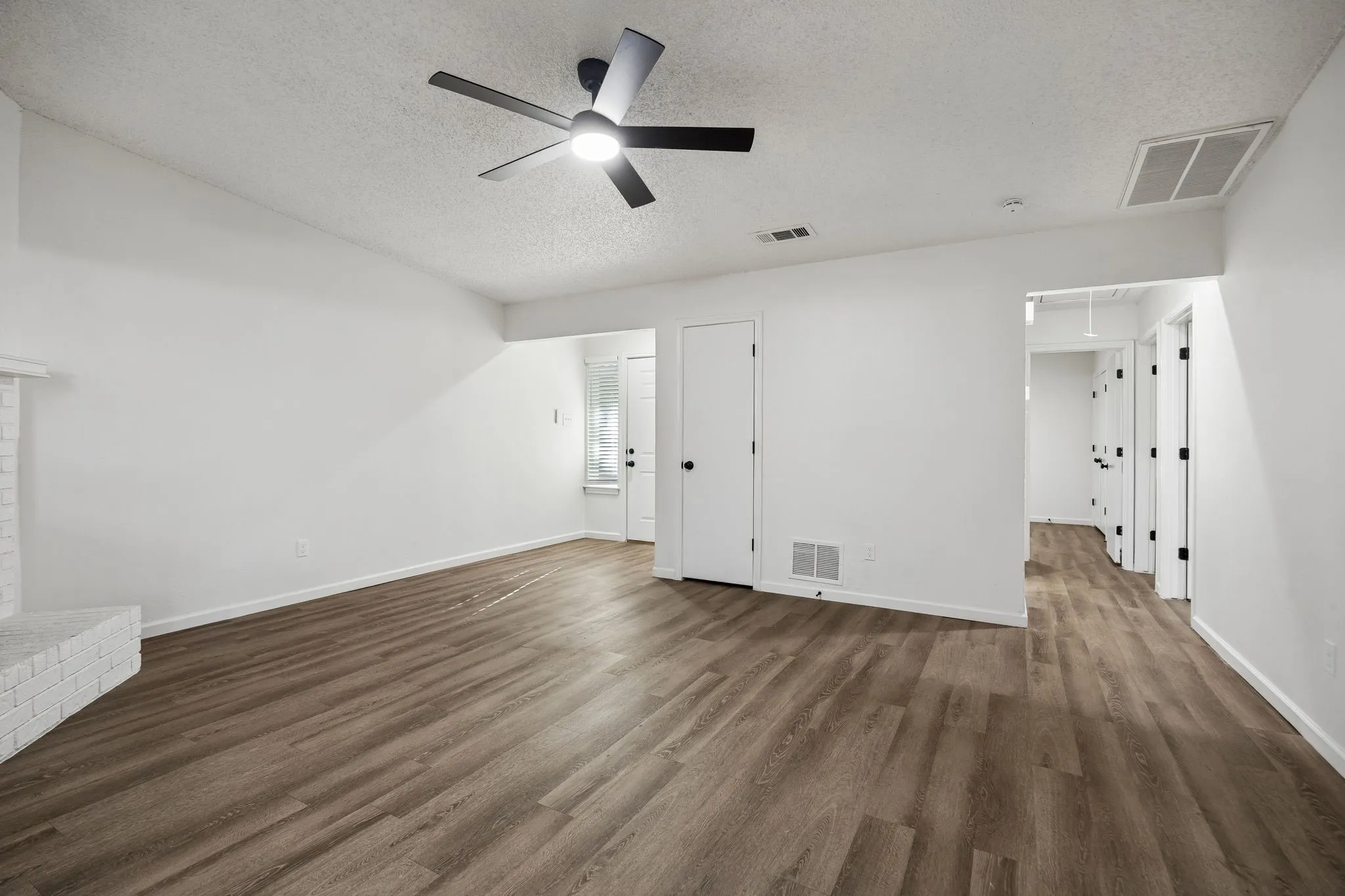 Duplex For Sale in Dallas County , 4733-4735 Berridge Lane, Dallas, Texas 75227, 6 Bedroom, 4 Bathroom, 4 Garage spaces, 0 Sqft, built in 1984, mls#21396749, Real Estate Agent in Dallas, Homes For Sale in Dallas county, Homes For Sale in Dallas, Realtor in Dallas Texas, Real Estate Brokerage Independent Realty Texas, Luminita Cordes Realtor