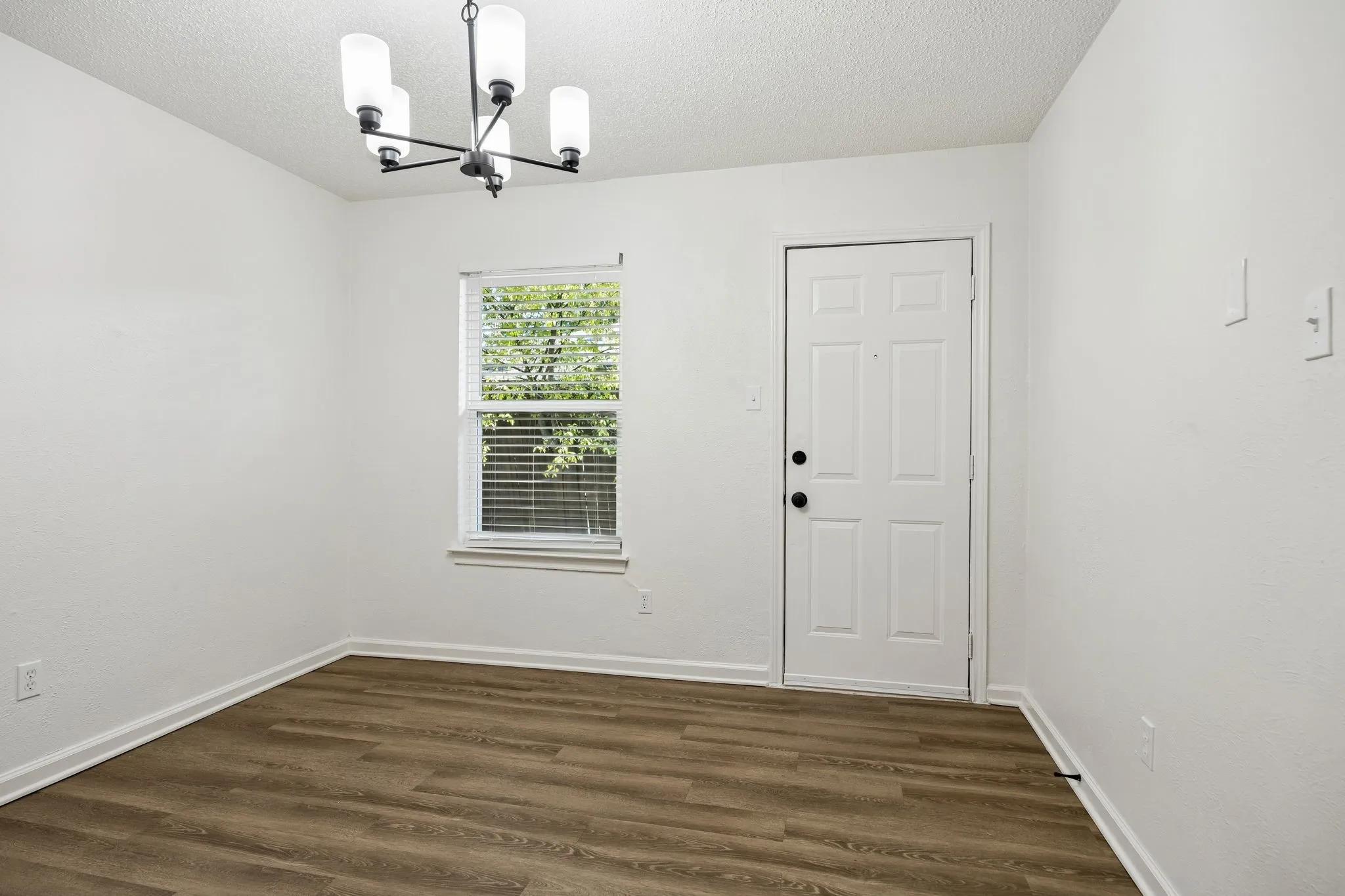 Duplex For Sale in Dallas County , 4733-4735 Berridge Lane, Dallas, Texas 75227, 6 Bedroom, 4 Bathroom, 4 Garage spaces, 0 Sqft, built in 1984, mls#21396749, Real Estate Agent in Dallas, Homes For Sale in Dallas county, Homes For Sale in Dallas, Realtor in Dallas Texas, Real Estate Brokerage Independent Realty Texas, Luminita Cordes Realtor