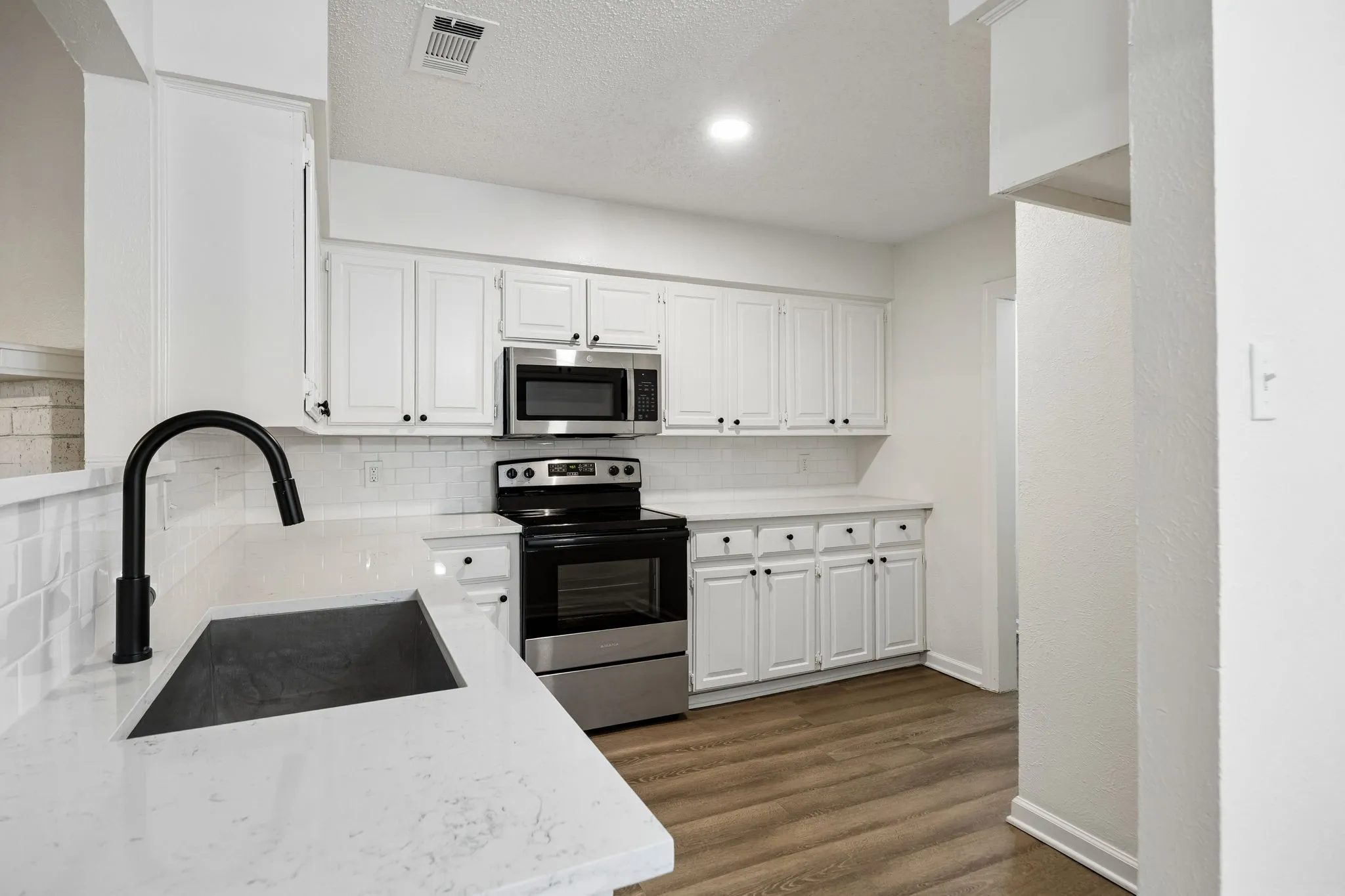 Duplex For Sale in Dallas County , 4733-4735 Berridge Lane, Dallas, Texas 75227, 6 Bedroom, 4 Bathroom, 4 Garage spaces, 0 Sqft, built in 1984, mls#21396749, Real Estate Agent in Dallas, Homes For Sale in Dallas county, Homes For Sale in Dallas, Realtor in Dallas Texas, Real Estate Brokerage Independent Realty Texas, Luminita Cordes Realtor