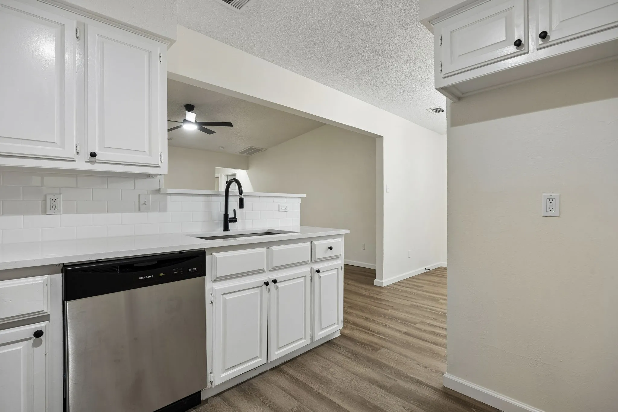 Duplex For Sale in Dallas County , 4733-4735 Berridge Lane, Dallas, Texas 75227, 6 Bedroom, 4 Bathroom, 4 Garage spaces, 0 Sqft, built in 1984, mls#21396749, Real Estate Agent in Dallas, Homes For Sale in Dallas county, Homes For Sale in Dallas, Realtor in Dallas Texas, Real Estate Brokerage Independent Realty Texas, Luminita Cordes Realtor