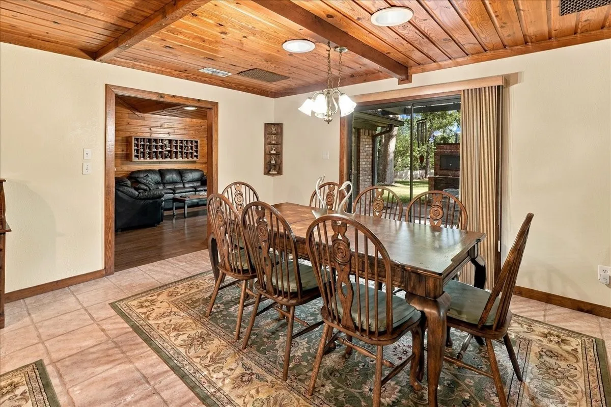 Single Family Residence For Sale in Wood County , 1135 County Road 2332, Mineola, Texas 75773, 4 Bedroom, 2 Bathroom, 4 Garage spaces, 3,065 Sqft, built in 1984, mls#21395079, Real Estate Agent in Mineola, Homes For Sale in Wood county, Homes For Sale in Mineola, Realtor in Mineola Texas, Real Estate Brokerage Independent Realty Texas, Luminita Cordes Realtor