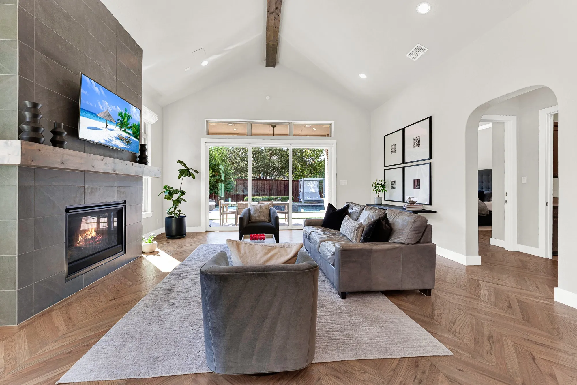 Single Family Residence For Sale in Collin County , 6749 Arbor Cove Drive, Frisco, Texas 75034, 3 Bedroom, 4 Bathroom, 2 Garage spaces, 4,038 Sqft, built in 2018, mls#21385669, Real Estate Agent in Frisco, Homes For Sale in Collin county, Homes For Sale in Frisco, Realtor in Frisco Texas, Real Estate Brokerage Independent Realty Texas, Luminita Cordes Realtor