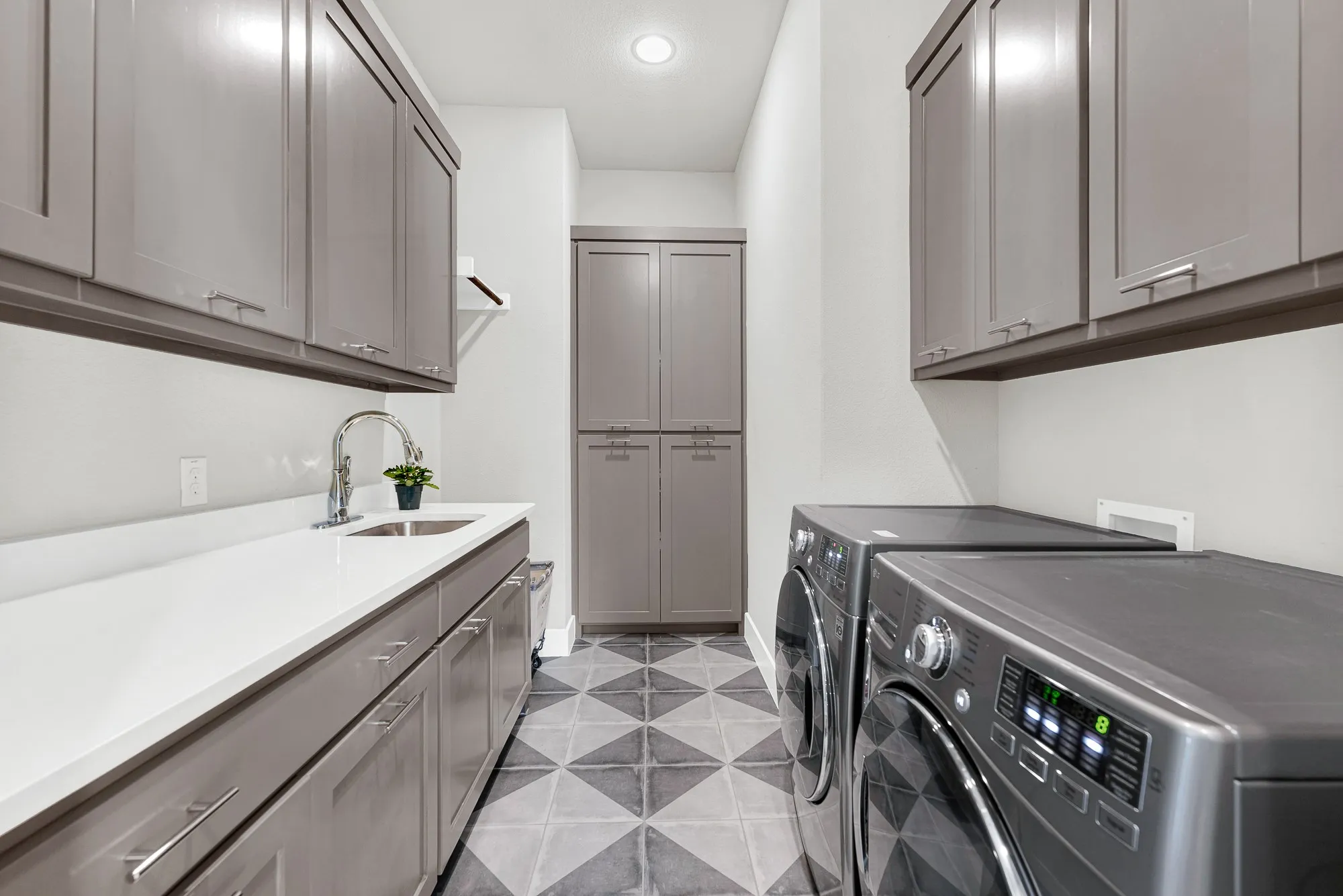 Single Family Residence For Sale in Collin County , 6749 Arbor Cove Drive, Frisco, Texas 75034, 3 Bedroom, 4 Bathroom, 2 Garage spaces, 4,038 Sqft, built in 2018, mls#21385669, Real Estate Agent in Frisco, Homes For Sale in Collin county, Homes For Sale in Frisco, Realtor in Frisco Texas, Real Estate Brokerage Independent Realty Texas, Luminita Cordes Realtor