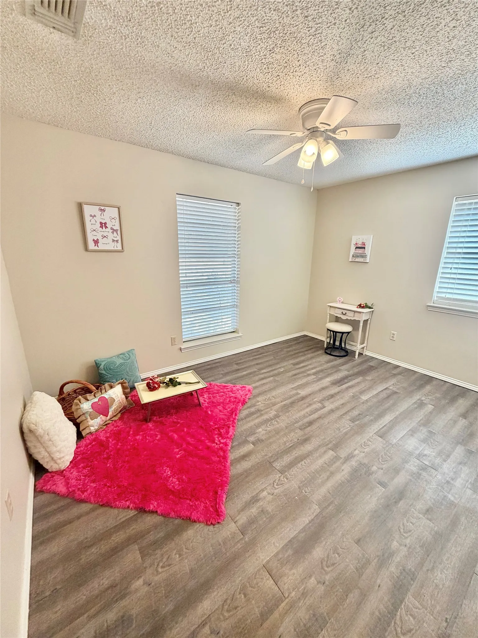 Single Family Residence For Rent in Denton County , 101 Diane Drive, Sanger, Texas 76266, 3 Bedroom, 2 Bathroom, 2 Garage spaces, 1,222 Sqft, built in 1982, mls#21396751, Real Estate Agent in Sanger, Homes For Rent in Denton county, Homes For Rent in Sanger, Realtor in Sanger Texas, Real Estate Brokerage Independent Realty Texas, Luminita Cordes Realtor