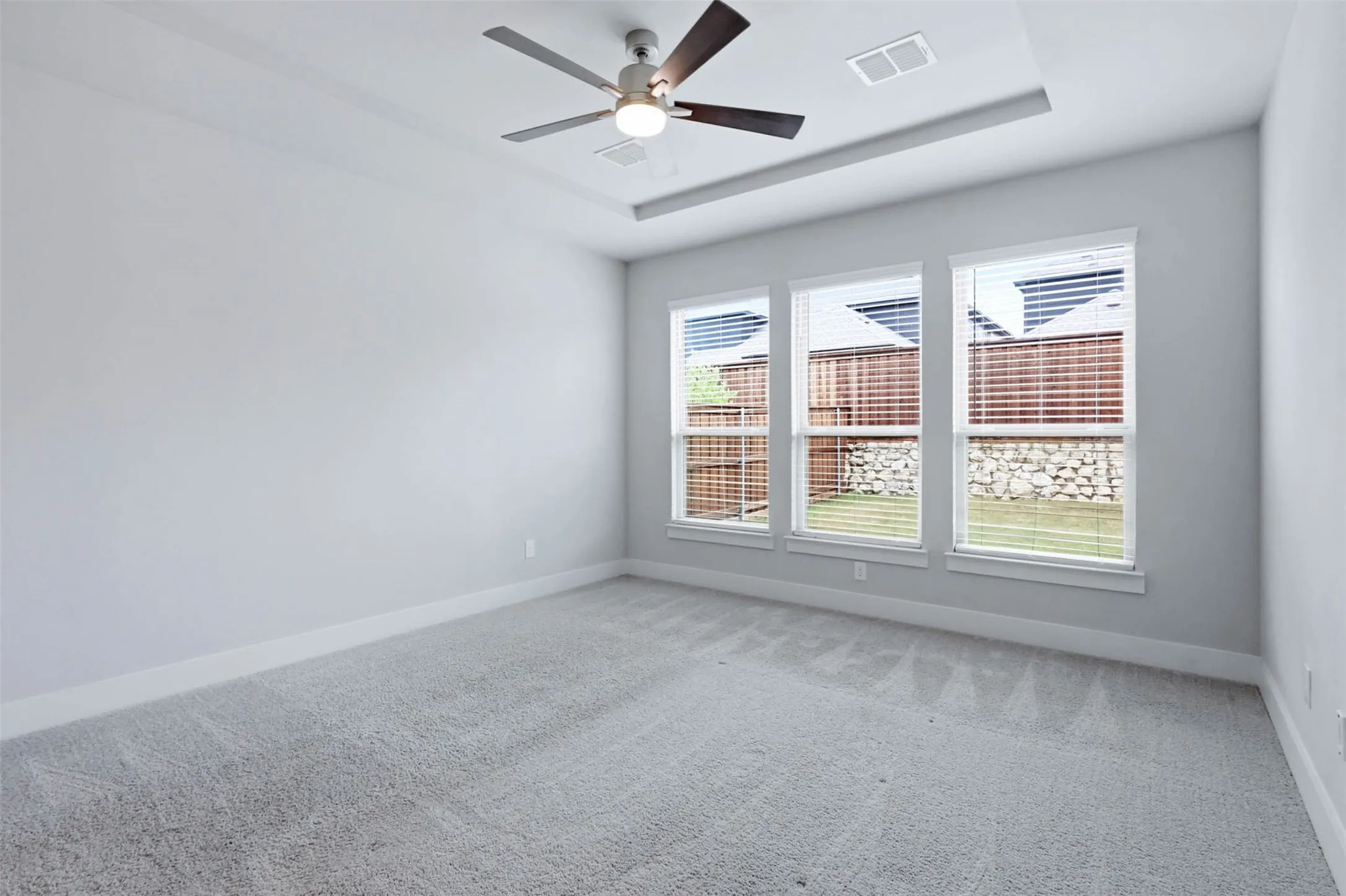 Single Family Residence For Rent in Denton County , 3848 Solebay Court, Little Elm, Texas 75068, 5 Bedroom, 4 Bathroom, 2 Garage spaces, 3,201 Sqft, built in 2024, mls#21396750, Real Estate Agent in Little Elm, Homes For Rent in Denton county, Homes For Rent in Little Elm, Realtor in Little Elm Texas, Real Estate Brokerage Independent Realty Texas, Luminita Cordes Realtor