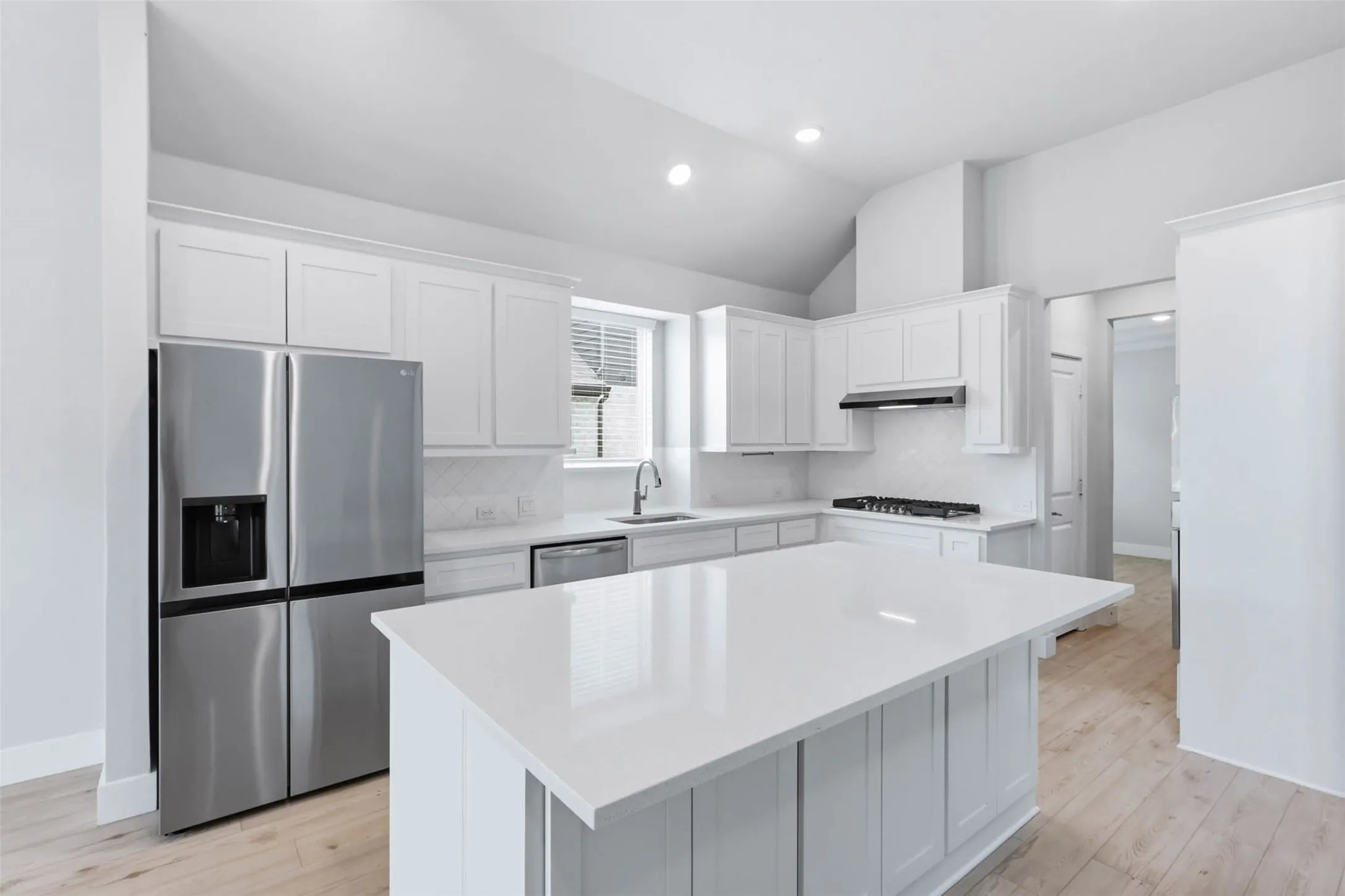 Single Family Residence For Rent in Denton County , 3848 Solebay Court, Little Elm, Texas 75068, 5 Bedroom, 4 Bathroom, 2 Garage spaces, 3,201 Sqft, built in 2024, mls#21396750, Real Estate Agent in Little Elm, Homes For Rent in Denton county, Homes For Rent in Little Elm, Realtor in Little Elm Texas, Real Estate Brokerage Independent Realty Texas, Luminita Cordes Realtor