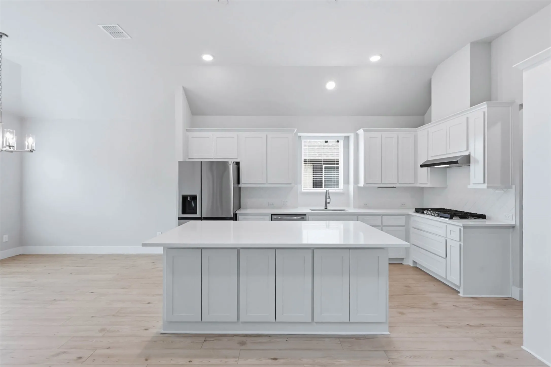 Single Family Residence For Rent in Denton County , 3848 Solebay Court, Little Elm, Texas 75068, 5 Bedroom, 4 Bathroom, 2 Garage spaces, 3,201 Sqft, built in 2024, mls#21396750, Real Estate Agent in Little Elm, Homes For Rent in Denton county, Homes For Rent in Little Elm, Realtor in Little Elm Texas, Real Estate Brokerage Independent Realty Texas, Luminita Cordes Realtor