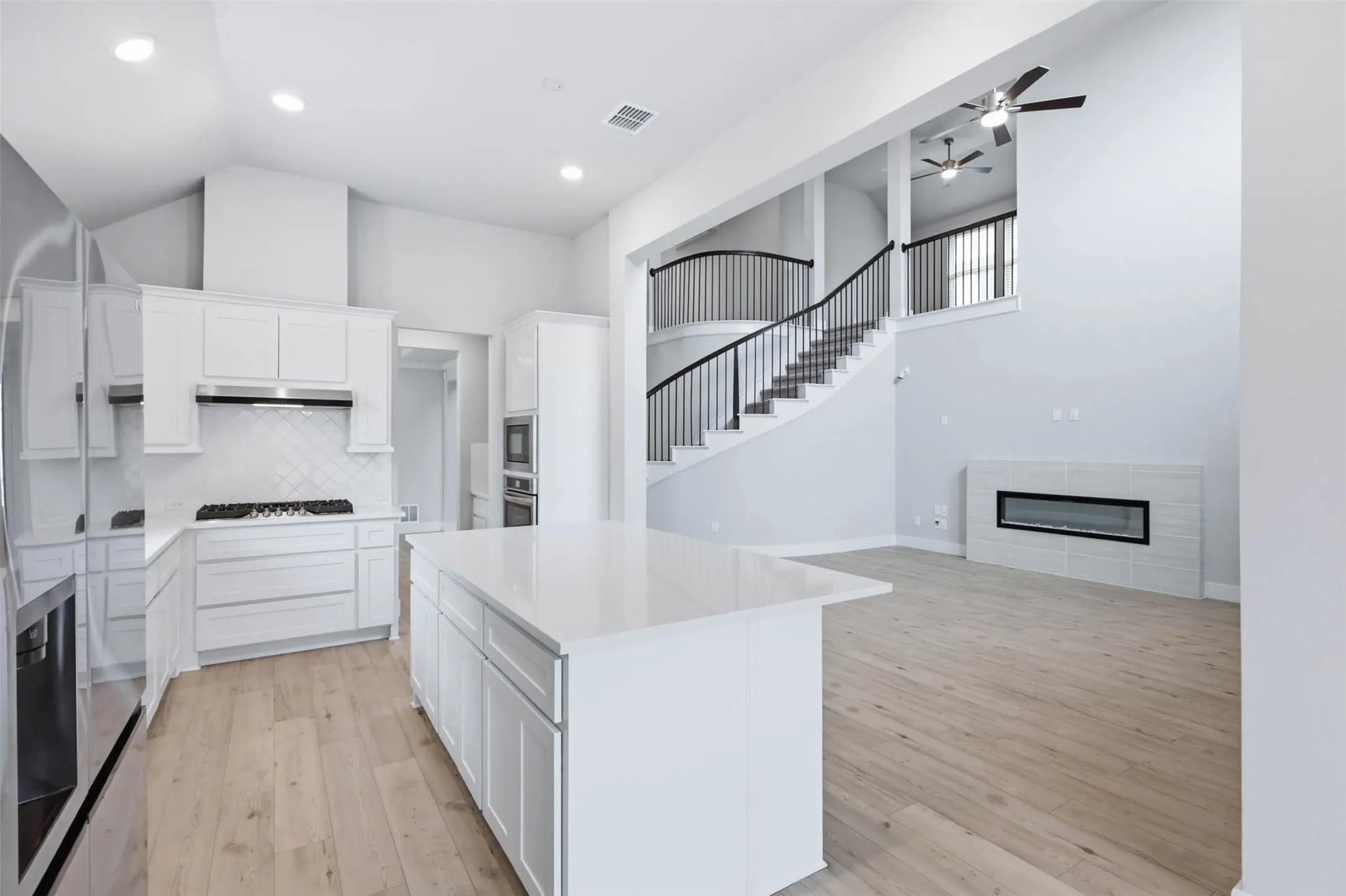Single Family Residence For Rent in Denton County , 3848 Solebay Court, Little Elm, Texas 75068, 5 Bedroom, 4 Bathroom, 2 Garage spaces, 3,201 Sqft, built in 2024, mls#21396750, Real Estate Agent in Little Elm, Homes For Rent in Denton county, Homes For Rent in Little Elm, Realtor in Little Elm Texas, Real Estate Brokerage Independent Realty Texas, Luminita Cordes Realtor