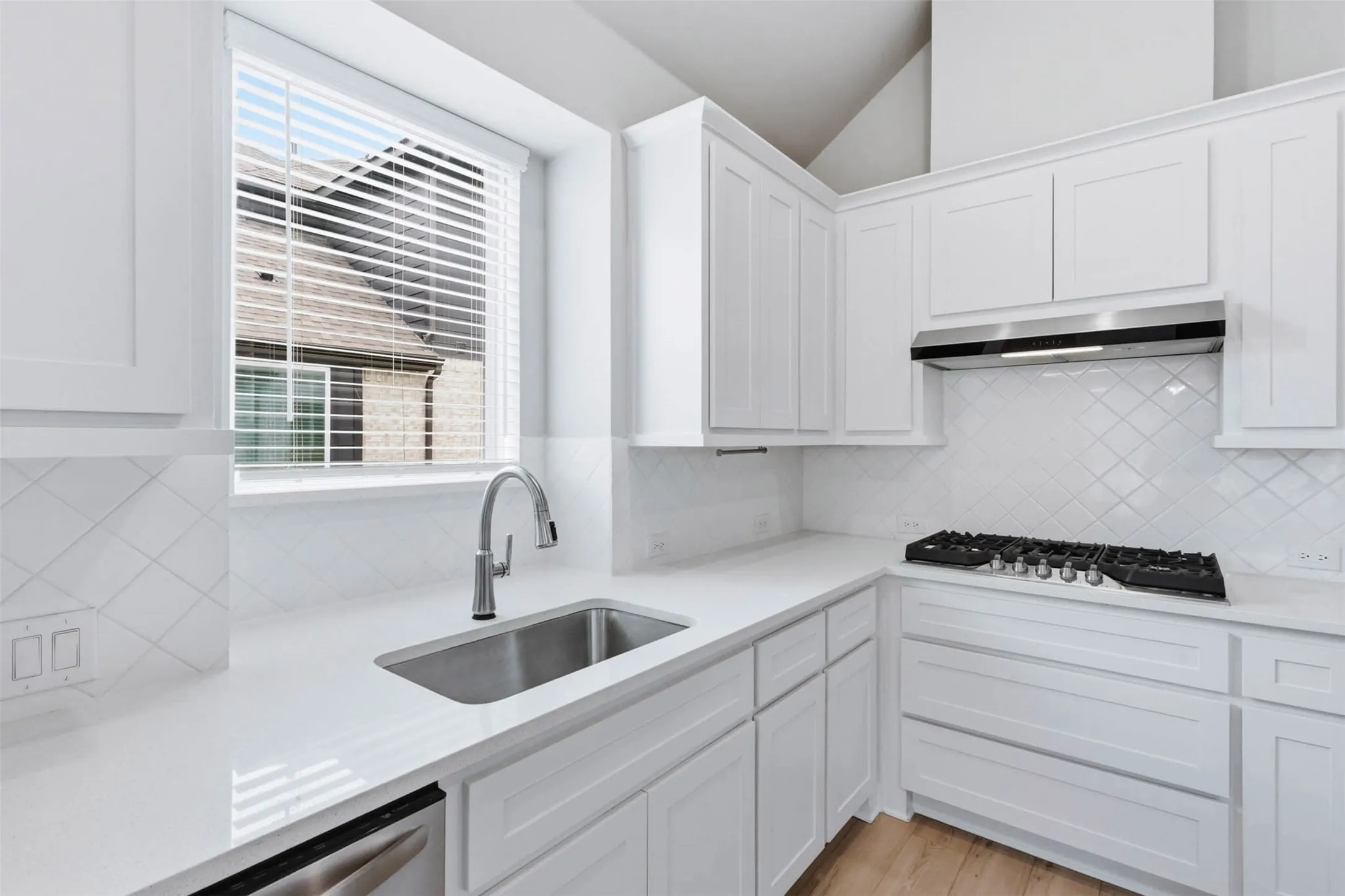 Single Family Residence For Rent in Denton County , 3848 Solebay Court, Little Elm, Texas 75068, 5 Bedroom, 4 Bathroom, 2 Garage spaces, 3,201 Sqft, built in 2024, mls#21396750, Real Estate Agent in Little Elm, Homes For Rent in Denton county, Homes For Rent in Little Elm, Realtor in Little Elm Texas, Real Estate Brokerage Independent Realty Texas, Luminita Cordes Realtor