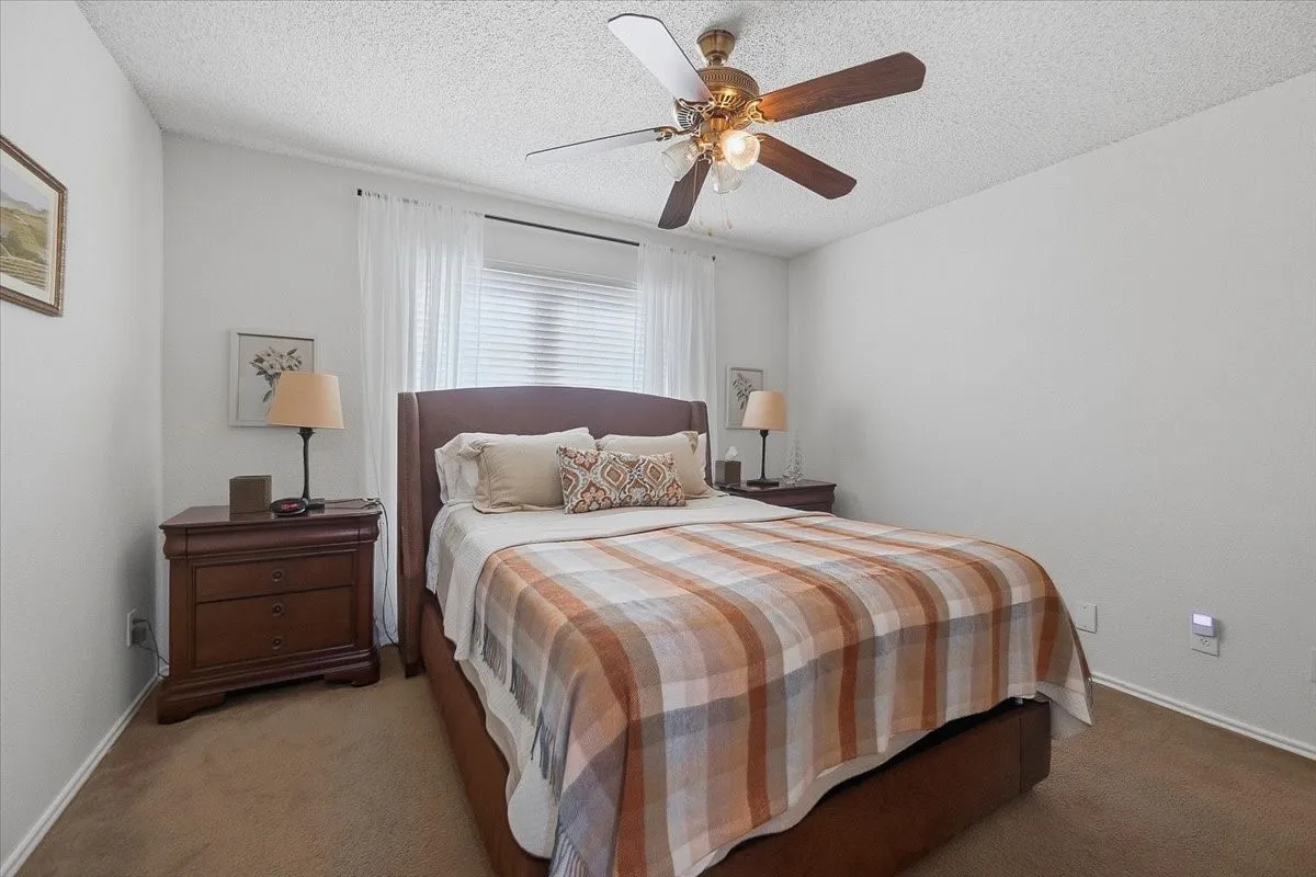 Condominium For Sale in Tarrant County , 264 Jefferson Parkway, Fort Worth, Texas 76107, 2 Bedroom, 1 Bathroom, Garage spaces, 948 Sqft, built in 1984, mls#21395718, Real Estate Agent in Fort Worth, Homes For Sale in Tarrant county, Homes For Sale in Fort Worth, Realtor in Fort Worth Texas, Real Estate Brokerage Independent Realty Texas, Luminita Cordes Realtor