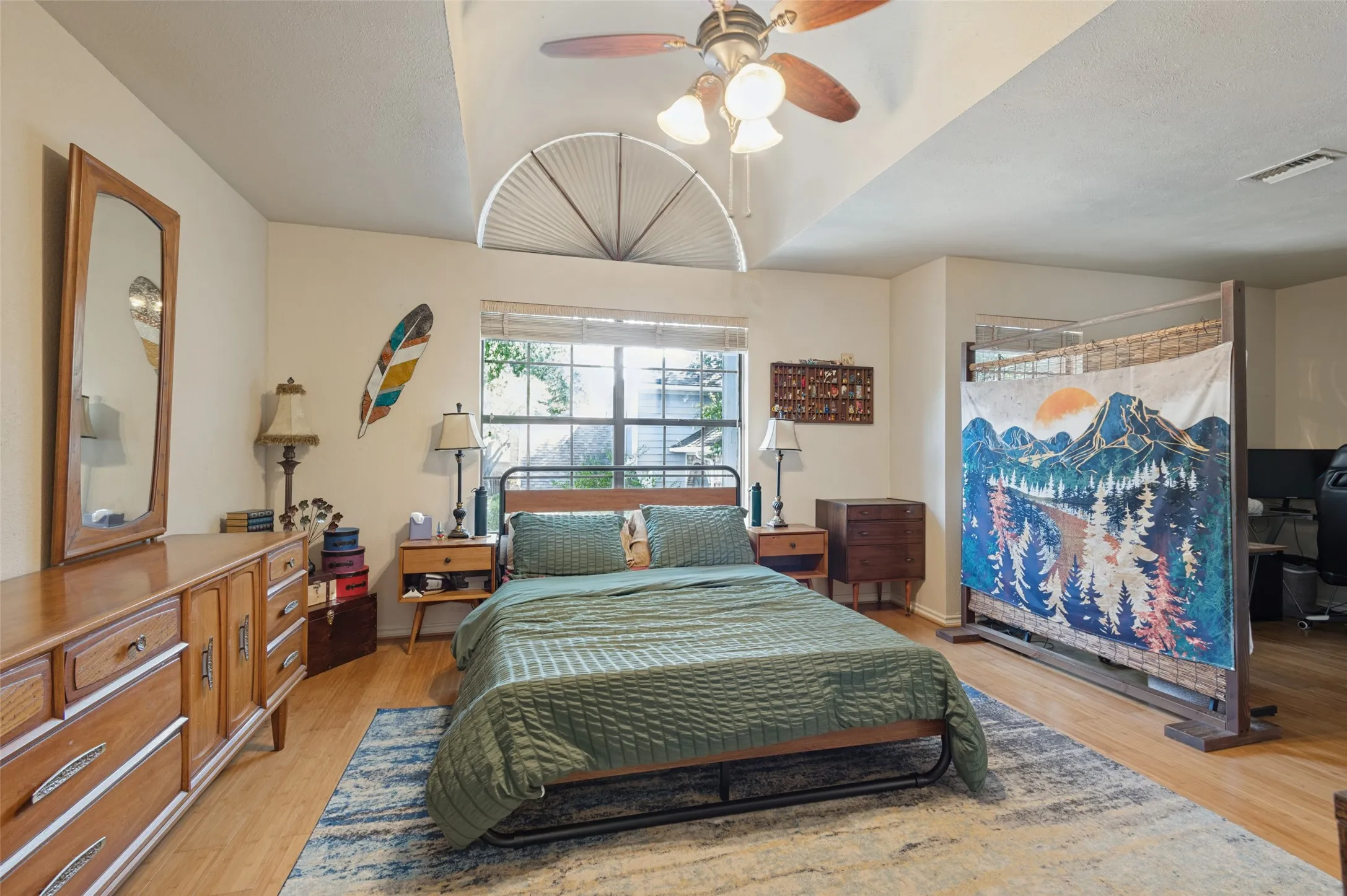Single Family Residence For Sale in Dallas County , 500 Saint Durney Court, Irving, Texas 75038, 2 Bedroom, 3 Bathroom, 2 Garage spaces, 1,501 Sqft, built in 1984, mls#21394801, Real Estate Agent in Irving, Homes For Sale in Dallas county, Homes For Sale in Irving, Realtor in Irving Texas, Real Estate Brokerage Independent Realty Texas, Luminita Cordes Realtor