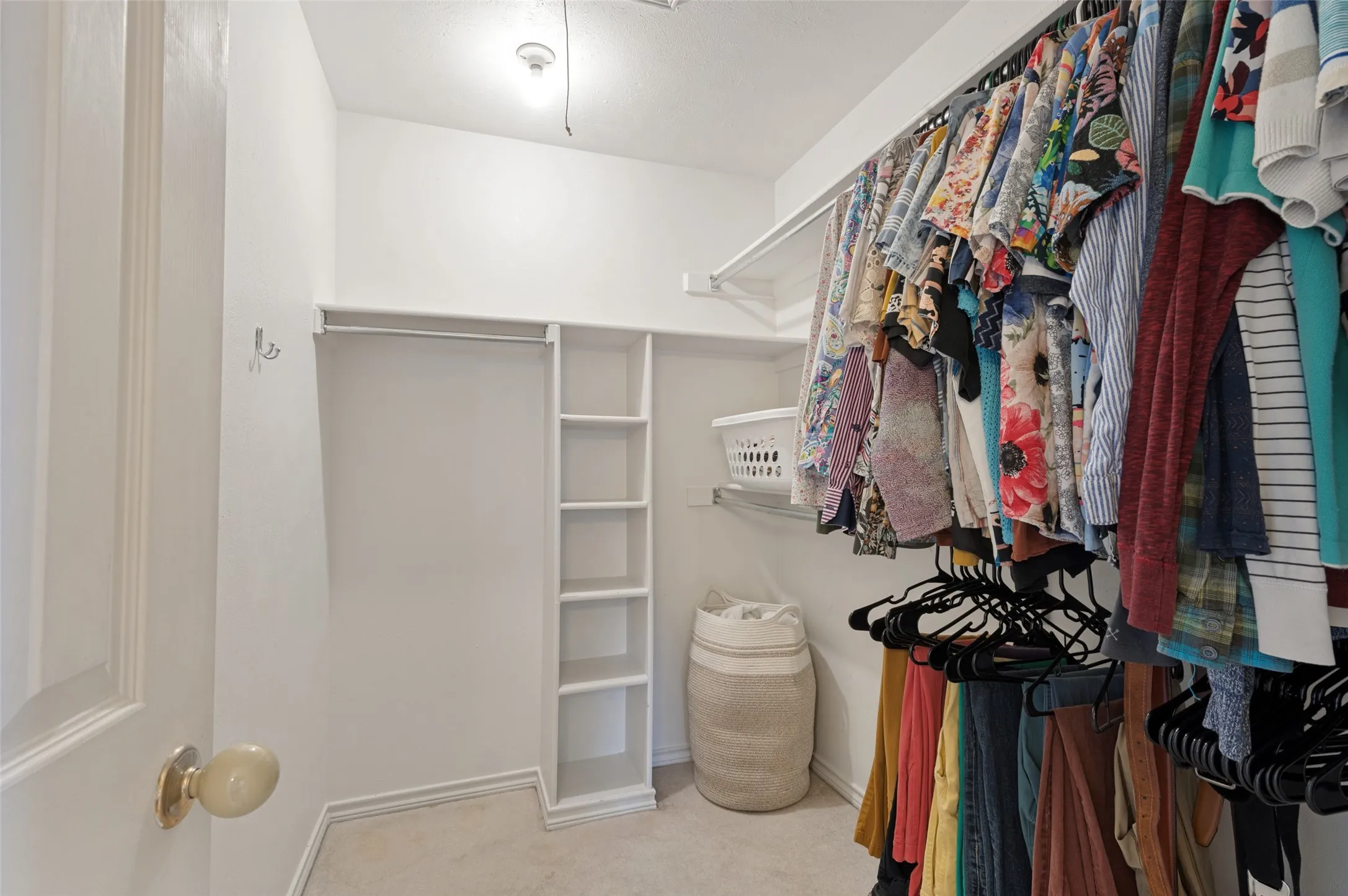 Single Family Residence For Sale in Dallas County , 500 Saint Durney Court, Irving, Texas 75038, 2 Bedroom, 3 Bathroom, 2 Garage spaces, 1,501 Sqft, built in 1984, mls#21394801, Real Estate Agent in Irving, Homes For Sale in Dallas county, Homes For Sale in Irving, Realtor in Irving Texas, Real Estate Brokerage Independent Realty Texas, Luminita Cordes Realtor