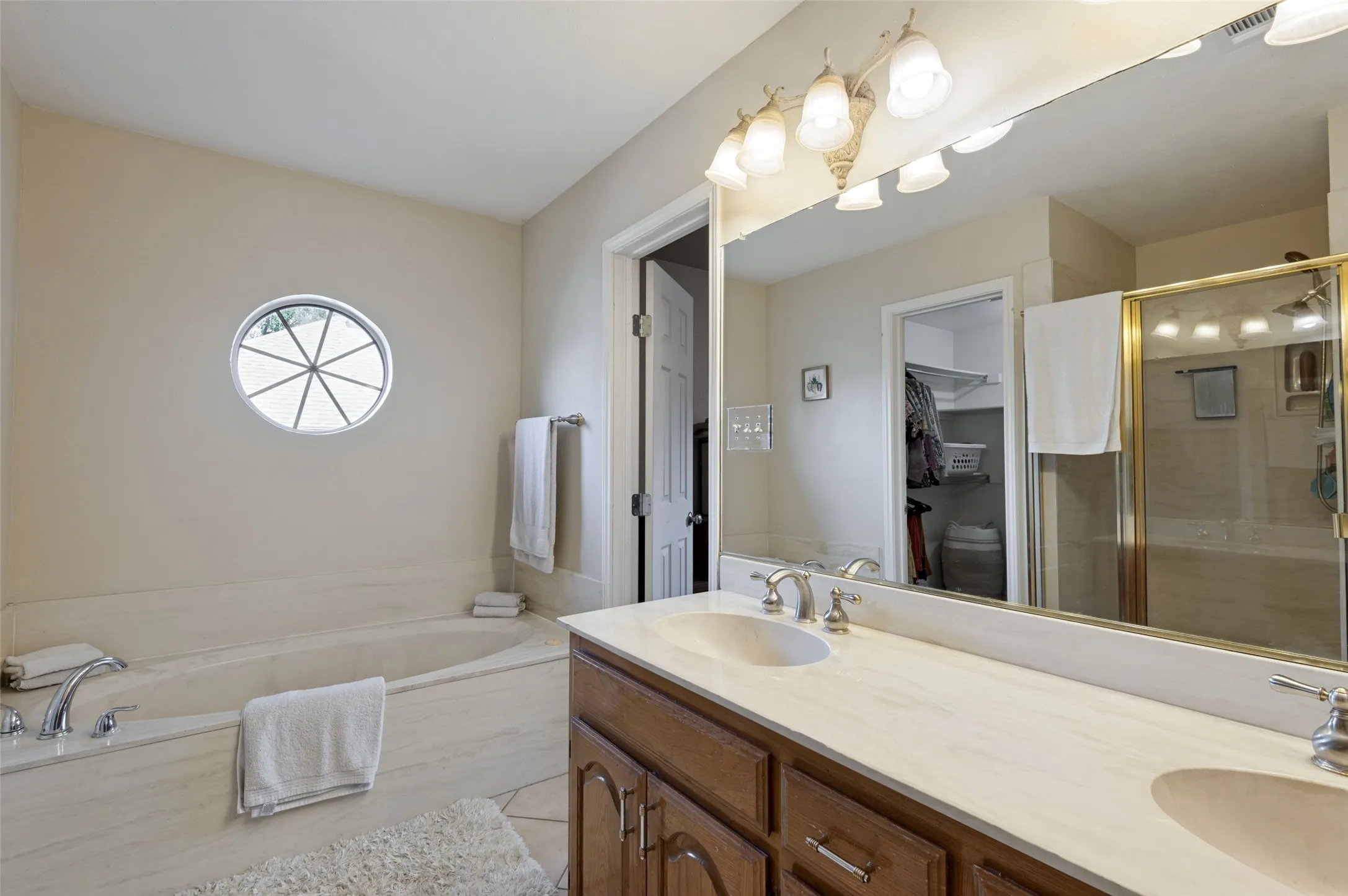 Single Family Residence For Sale in Dallas County , 500 Saint Durney Court, Irving, Texas 75038, 2 Bedroom, 3 Bathroom, 2 Garage spaces, 1,501 Sqft, built in 1984, mls#21394801, Real Estate Agent in Irving, Homes For Sale in Dallas county, Homes For Sale in Irving, Realtor in Irving Texas, Real Estate Brokerage Independent Realty Texas, Luminita Cordes Realtor