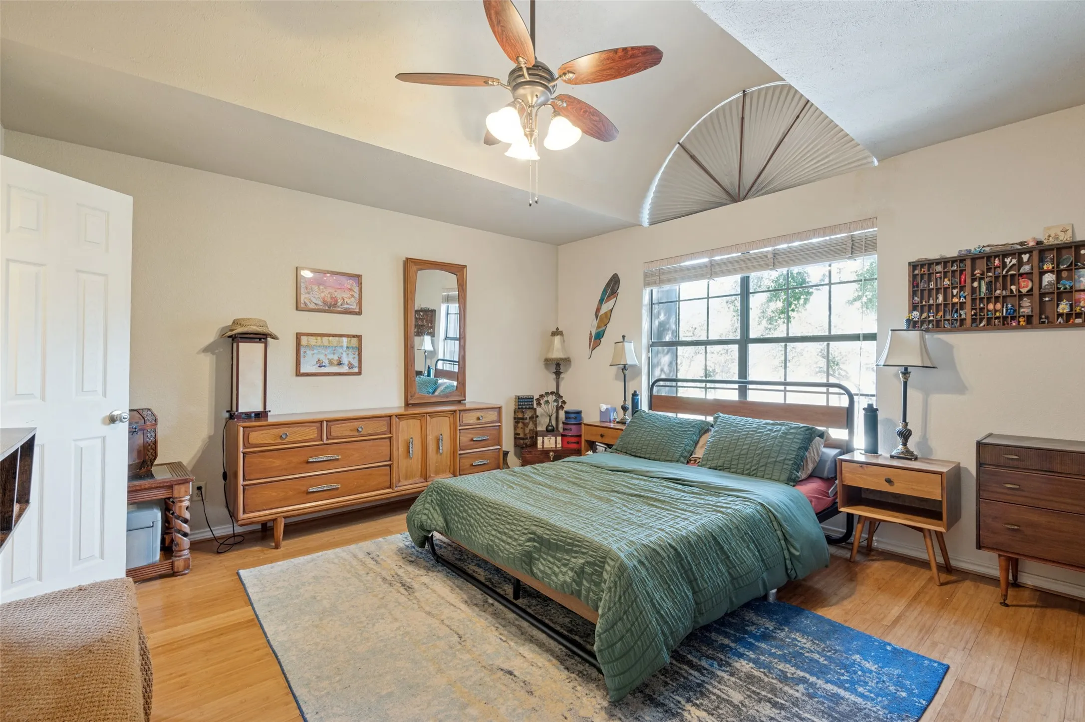 Single Family Residence For Sale in Dallas County , 500 Saint Durney Court, Irving, Texas 75038, 2 Bedroom, 3 Bathroom, 2 Garage spaces, 1,501 Sqft, built in 1984, mls#21394801, Real Estate Agent in Irving, Homes For Sale in Dallas county, Homes For Sale in Irving, Realtor in Irving Texas, Real Estate Brokerage Independent Realty Texas, Luminita Cordes Realtor