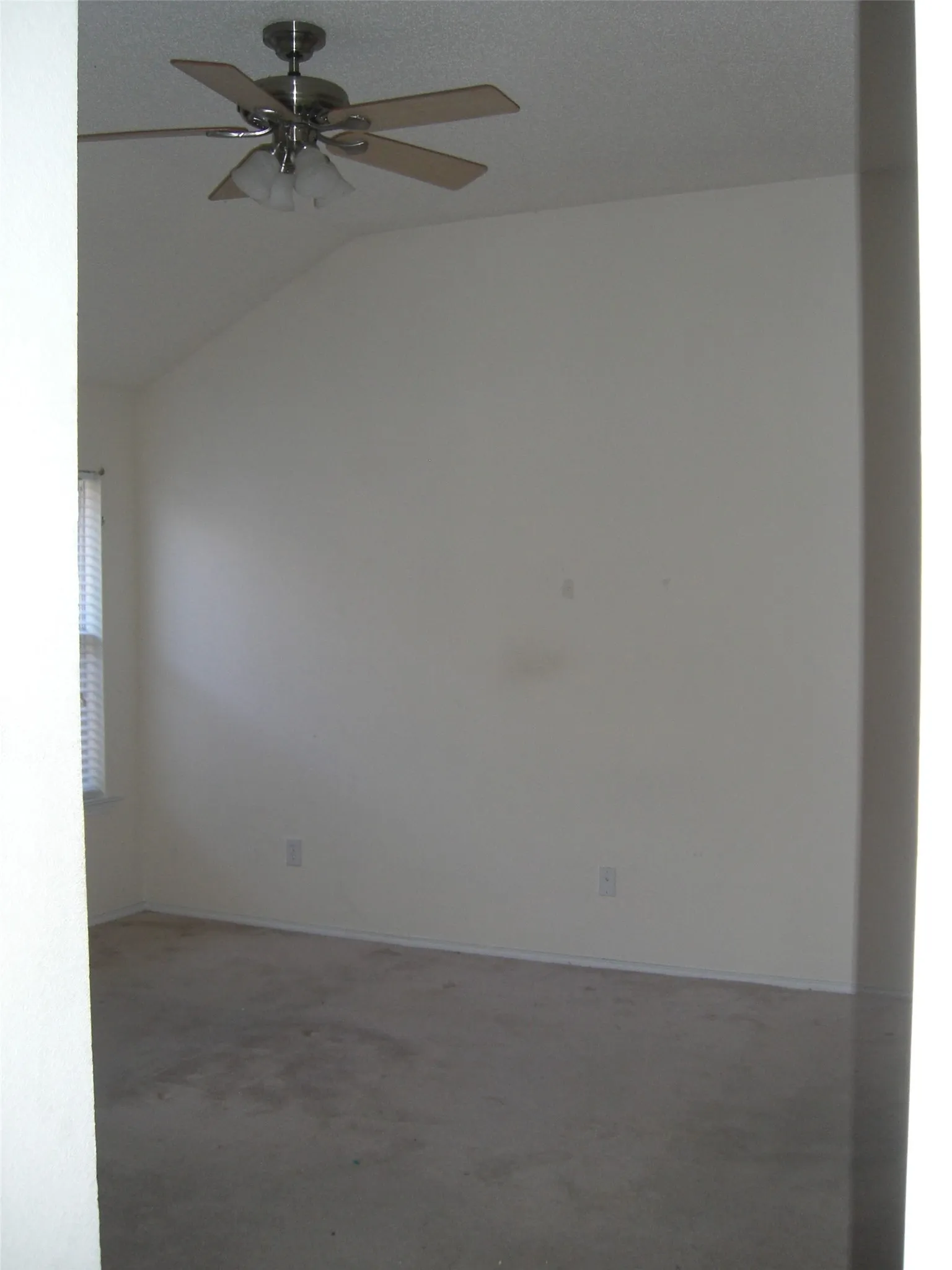 Single Family Residence For Sale in Dallas County , 1104 Parker Court, Cedar Hill, Texas 75104, 3 Bedroom, 2 Bathroom, 2 Garage spaces, 1,532 Sqft, built in 1995, mls#21396758, Real Estate Agent in Cedar Hill, Homes For Sale in Dallas county, Homes For Sale in Cedar Hill, Realtor in Cedar Hill Texas, Real Estate Brokerage Independent Realty Texas, Luminita Cordes Realtor