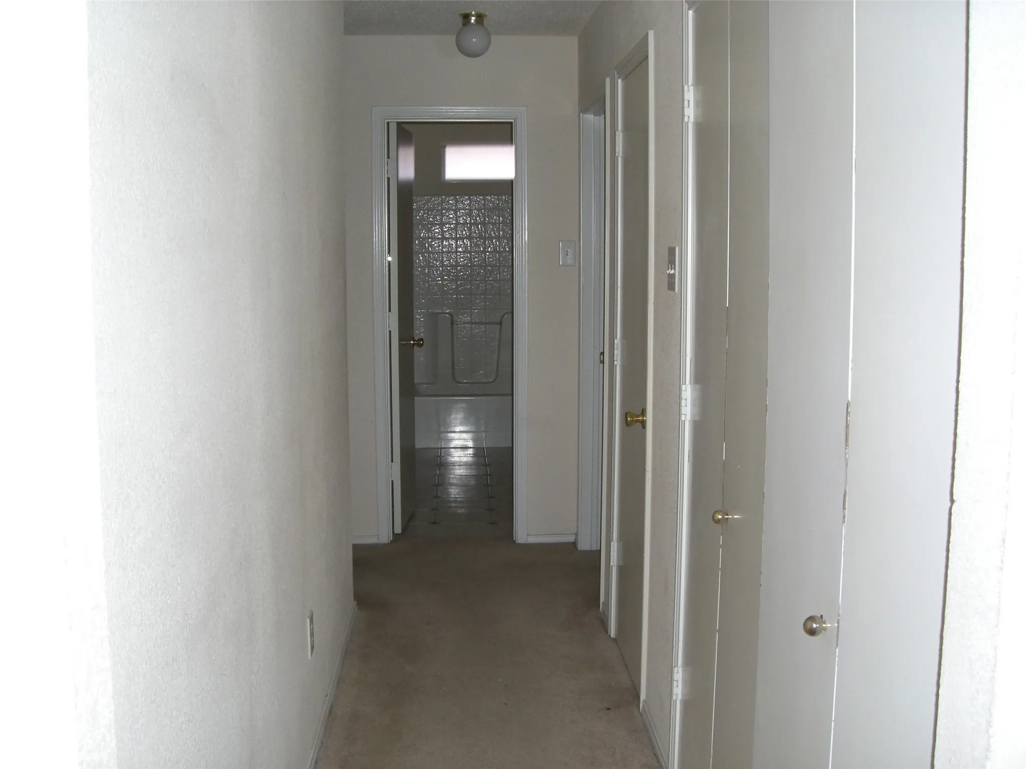 Single Family Residence For Sale in Dallas County , 1104 Parker Court, Cedar Hill, Texas 75104, 3 Bedroom, 2 Bathroom, 2 Garage spaces, 1,532 Sqft, built in 1995, mls#21396758, Real Estate Agent in Cedar Hill, Homes For Sale in Dallas county, Homes For Sale in Cedar Hill, Realtor in Cedar Hill Texas, Real Estate Brokerage Independent Realty Texas, Luminita Cordes Realtor