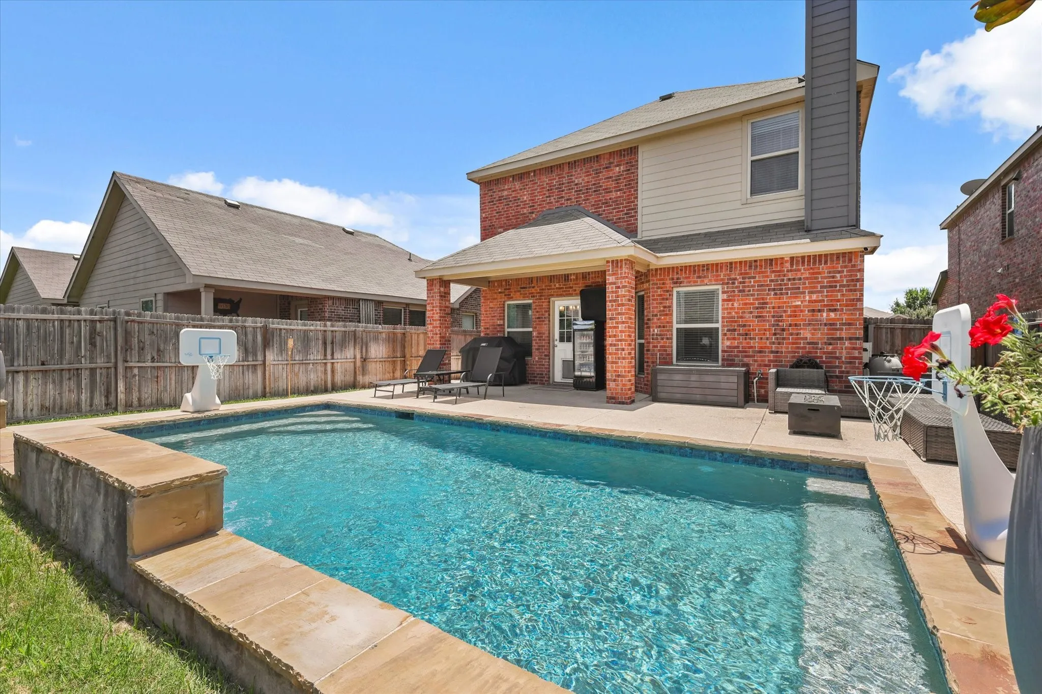 Single Family Residence For Sale in Denton County , 8805 Deadwood Lane, Aubrey, Texas 76227, 3 Bedroom, 3 Bathroom, 2 Garage spaces, 1,837 Sqft, built in 2016, mls#21396734, Real Estate Agent in Aubrey, Homes For Sale in Denton county, Homes For Sale in Aubrey, Realtor in Aubrey Texas, Real Estate Brokerage Independent Realty Texas, Luminita Cordes Realtor
