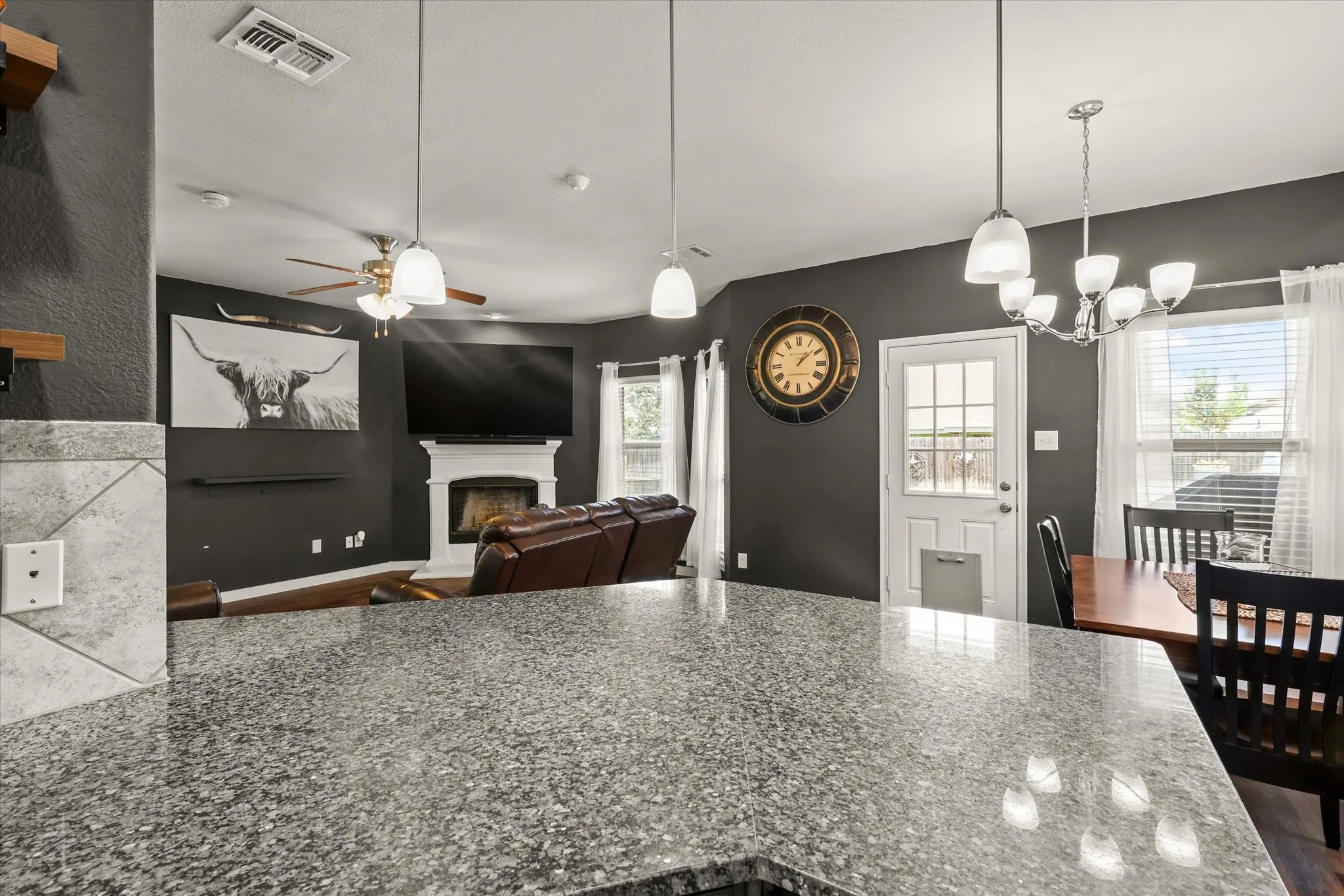 Single Family Residence For Sale in Denton County , 8805 Deadwood Lane, Aubrey, Texas 76227, 3 Bedroom, 3 Bathroom, 2 Garage spaces, 1,837 Sqft, built in 2016, mls#21396734, Real Estate Agent in Aubrey, Homes For Sale in Denton county, Homes For Sale in Aubrey, Realtor in Aubrey Texas, Real Estate Brokerage Independent Realty Texas, Luminita Cordes Realtor