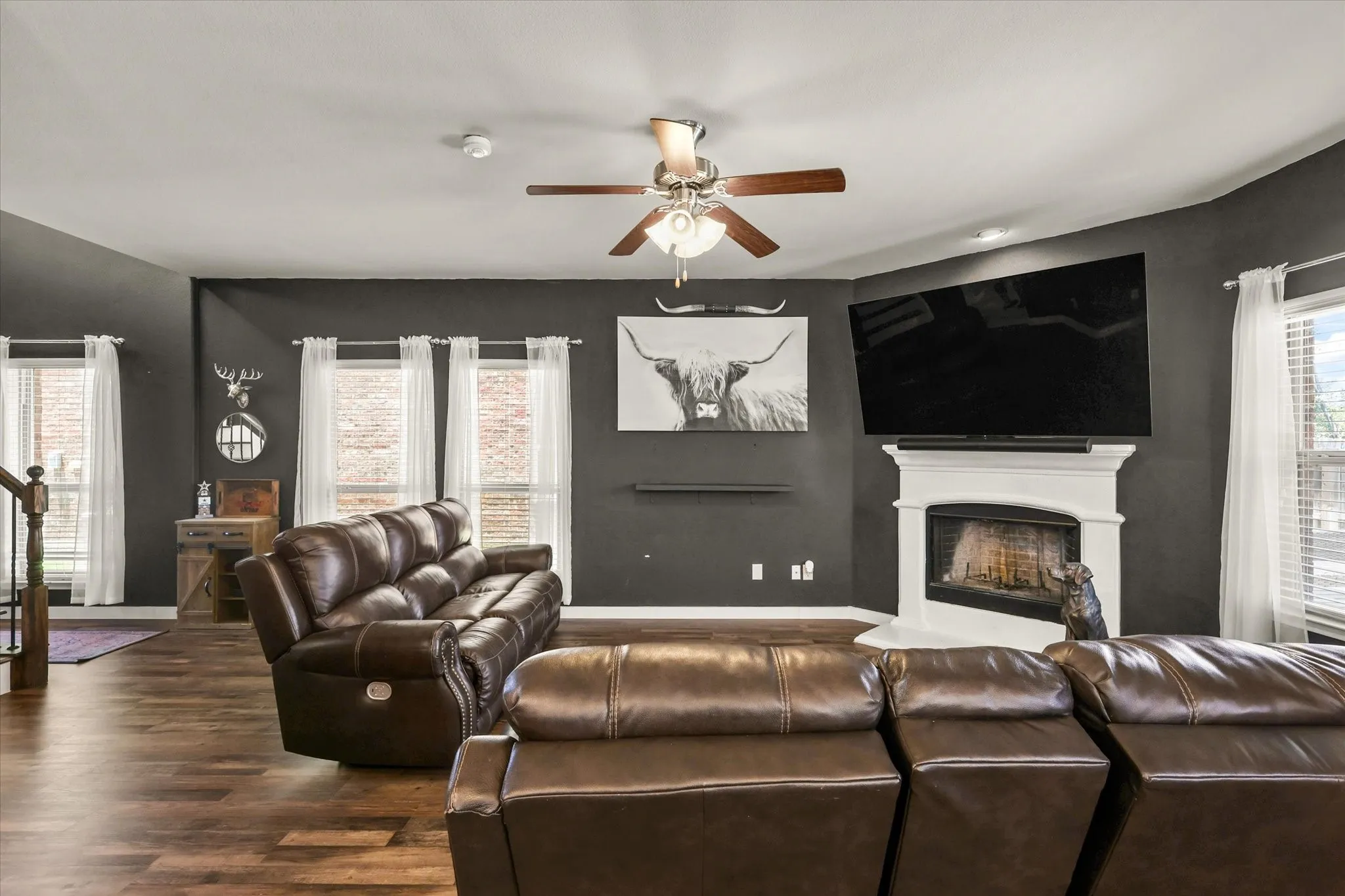 Single Family Residence For Sale in Denton County , 8805 Deadwood Lane, Aubrey, Texas 76227, 3 Bedroom, 3 Bathroom, 2 Garage spaces, 1,837 Sqft, built in 2016, mls#21396734, Real Estate Agent in Aubrey, Homes For Sale in Denton county, Homes For Sale in Aubrey, Realtor in Aubrey Texas, Real Estate Brokerage Independent Realty Texas, Luminita Cordes Realtor