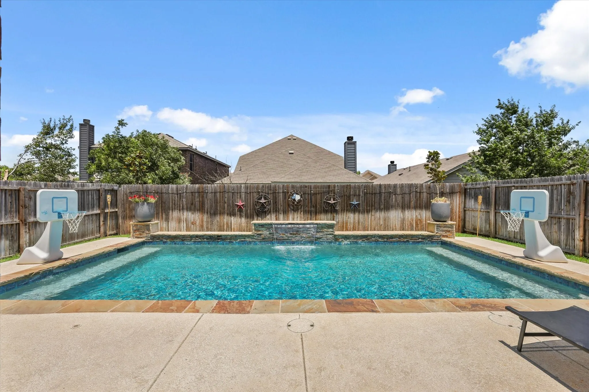 Single Family Residence For Sale in Denton County , 8805 Deadwood Lane, Aubrey, Texas 76227, 3 Bedroom, 3 Bathroom, 2 Garage spaces, 1,837 Sqft, built in 2016, mls#21396734, Real Estate Agent in Aubrey, Homes For Sale in Denton county, Homes For Sale in Aubrey, Realtor in Aubrey Texas, Real Estate Brokerage Independent Realty Texas, Luminita Cordes Realtor