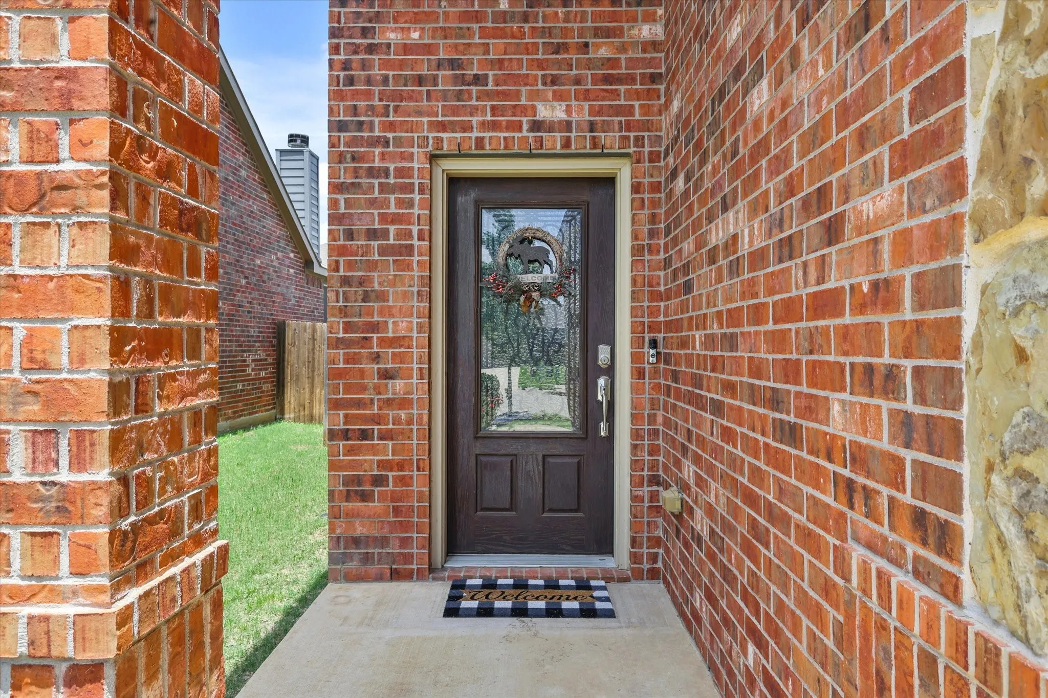 Single Family Residence For Sale in Denton County , 8805 Deadwood Lane, Aubrey, Texas 76227, 3 Bedroom, 3 Bathroom, 2 Garage spaces, 1,837 Sqft, built in 2016, mls#21396734, Real Estate Agent in Aubrey, Homes For Sale in Denton county, Homes For Sale in Aubrey, Realtor in Aubrey Texas, Real Estate Brokerage Independent Realty Texas, Luminita Cordes Realtor