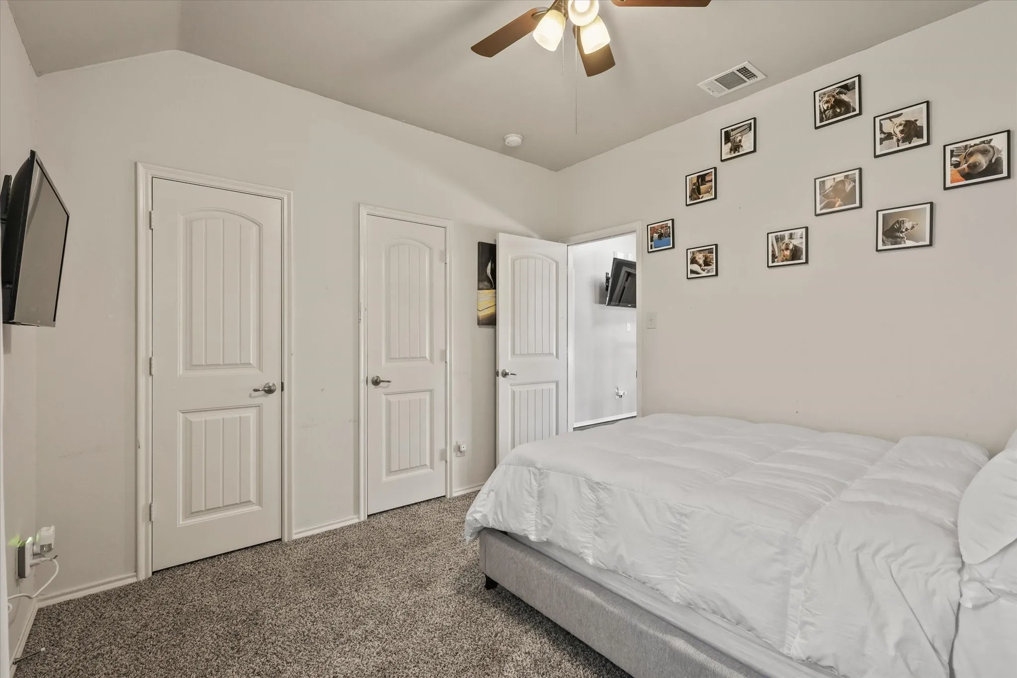 Single Family Residence For Sale in Denton County , 8805 Deadwood Lane, Aubrey, Texas 76227, 3 Bedroom, 3 Bathroom, 2 Garage spaces, 1,837 Sqft, built in 2016, mls#21396734, Real Estate Agent in Aubrey, Homes For Sale in Denton county, Homes For Sale in Aubrey, Realtor in Aubrey Texas, Real Estate Brokerage Independent Realty Texas, Luminita Cordes Realtor