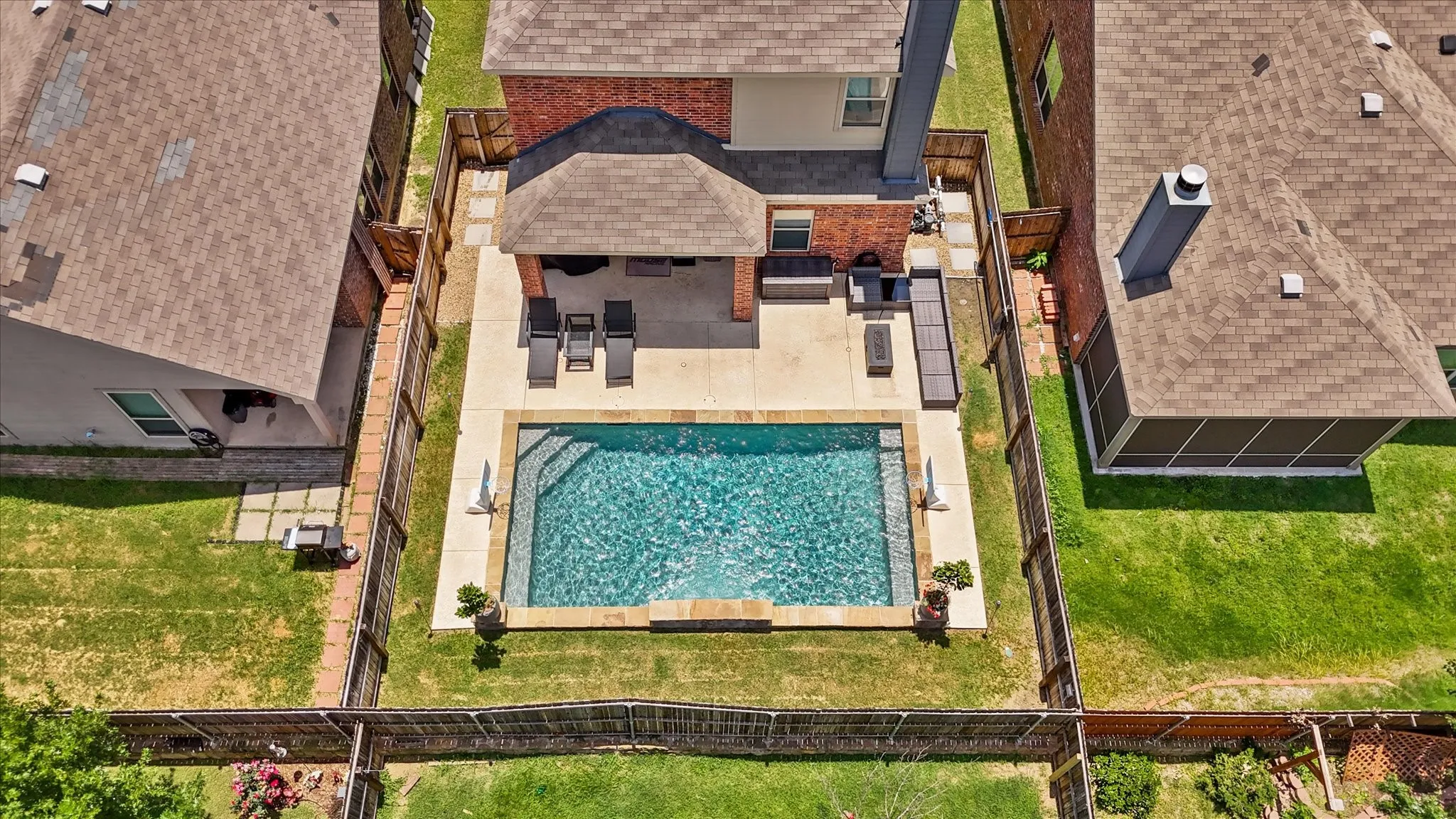 Single Family Residence For Sale in Denton County , 8805 Deadwood Lane, Aubrey, Texas 76227, 3 Bedroom, 3 Bathroom, 2 Garage spaces, 1,837 Sqft, built in 2016, mls#21396734, Real Estate Agent in Aubrey, Homes For Sale in Denton county, Homes For Sale in Aubrey, Realtor in Aubrey Texas, Real Estate Brokerage Independent Realty Texas, Luminita Cordes Realtor
