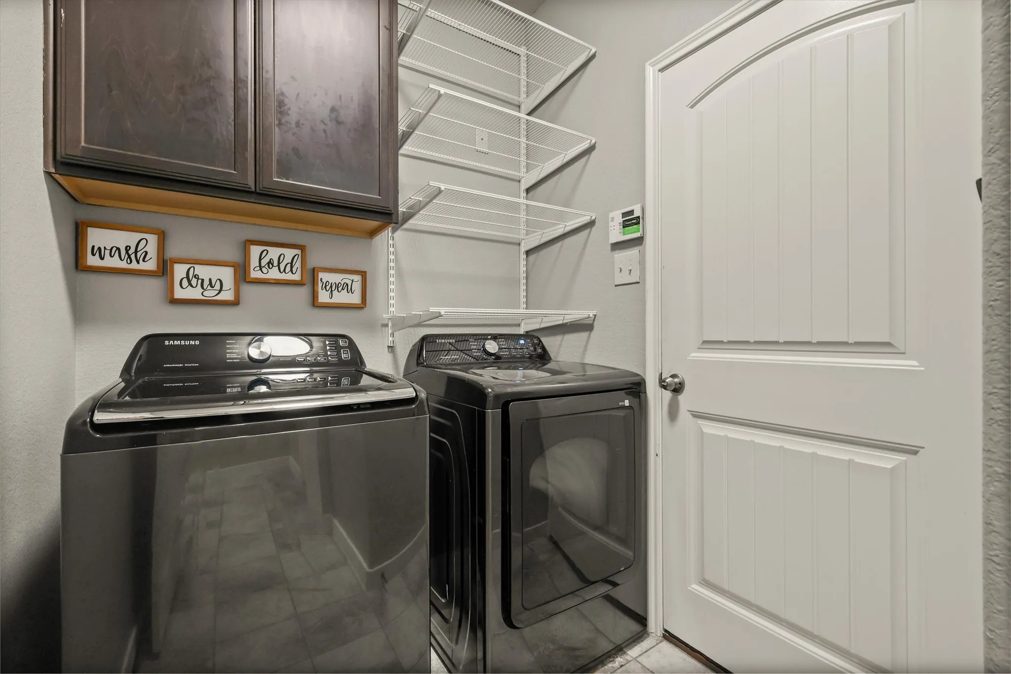 Single Family Residence For Sale in Denton County , 8805 Deadwood Lane, Aubrey, Texas 76227, 3 Bedroom, 3 Bathroom, 2 Garage spaces, 1,837 Sqft, built in 2016, mls#21396734, Real Estate Agent in Aubrey, Homes For Sale in Denton county, Homes For Sale in Aubrey, Realtor in Aubrey Texas, Real Estate Brokerage Independent Realty Texas, Luminita Cordes Realtor