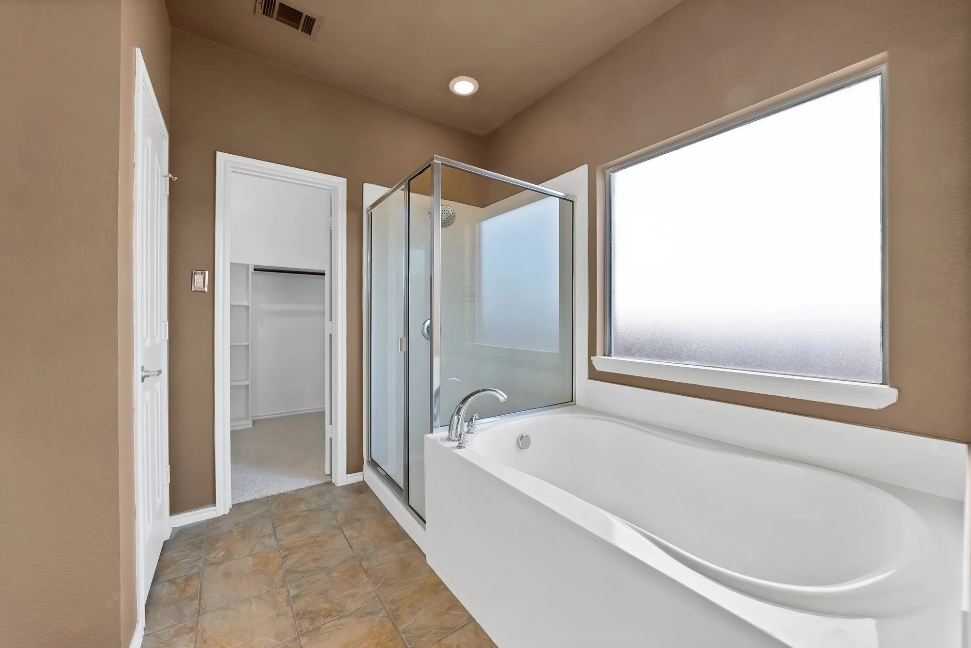 Single Family Residence For Sale in Tarrant County , 6016 Horse Trap Drive, Fort Worth, Texas 76179, 3 Bedroom, 2 Bathroom, 2 Garage spaces, 1,760 Sqft, built in 2005, mls#21396761, Real Estate Agent in Fort Worth, Homes For Sale in Tarrant county, Homes For Sale in Fort Worth, Realtor in Fort Worth Texas, Real Estate Brokerage Independent Realty Texas, Luminita Cordes Realtor