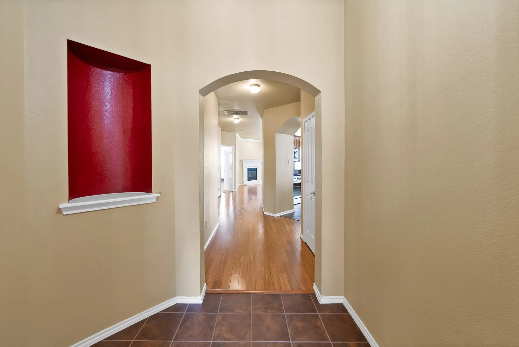 Single Family Residence For Sale in Tarrant County , 6016 Horse Trap Drive, Fort Worth, Texas 76179, 3 Bedroom, 2 Bathroom, 2 Garage spaces, 1,760 Sqft, built in 2005, mls#21396761, Real Estate Agent in Fort Worth, Homes For Sale in Tarrant county, Homes For Sale in Fort Worth, Realtor in Fort Worth Texas, Real Estate Brokerage Independent Realty Texas, Luminita Cordes Realtor