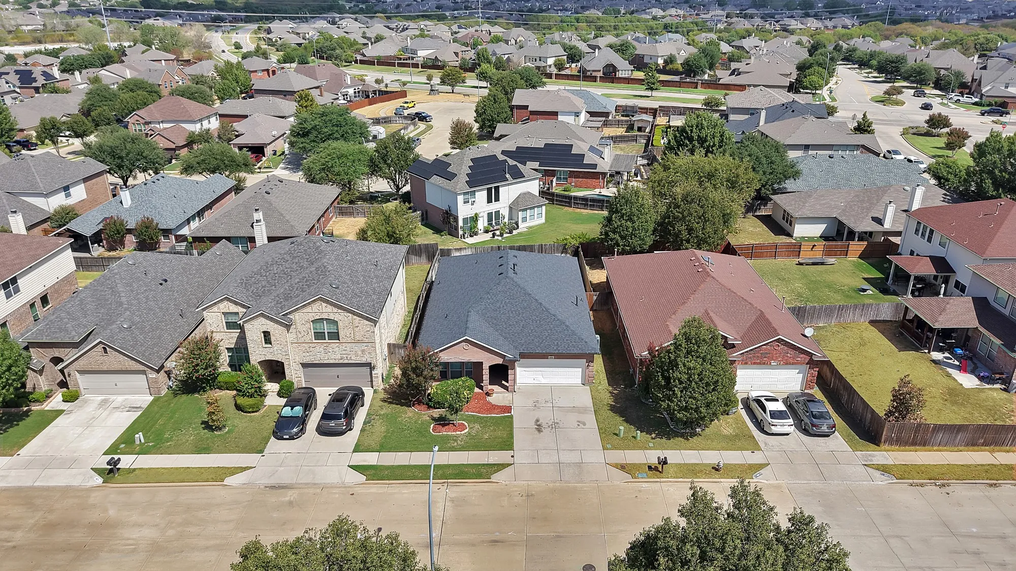 Single Family Residence For Sale in Tarrant County , 6016 Horse Trap Drive, Fort Worth, Texas 76179, 3 Bedroom, 2 Bathroom, 2 Garage spaces, 1,760 Sqft, built in 2005, mls#21396761, Real Estate Agent in Fort Worth, Homes For Sale in Tarrant county, Homes For Sale in Fort Worth, Realtor in Fort Worth Texas, Real Estate Brokerage Independent Realty Texas, Luminita Cordes Realtor