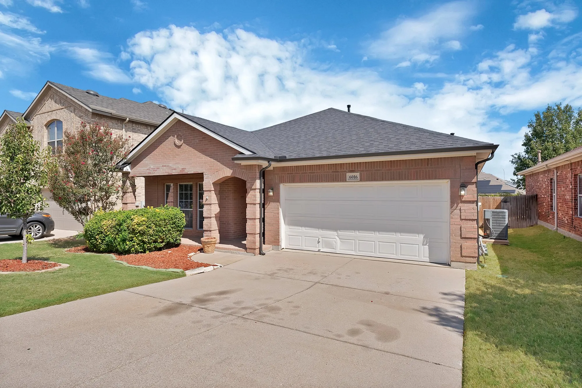 Single Family Residence For Sale in Tarrant County , 6016 Horse Trap Drive, Fort Worth, Texas 76179, 3 Bedroom, 2 Bathroom, 2 Garage spaces, 1,760 Sqft, built in 2005, mls#21396761, Real Estate Agent in Fort Worth, Homes For Sale in Tarrant county, Homes For Sale in Fort Worth, Realtor in Fort Worth Texas, Real Estate Brokerage Independent Realty Texas, Luminita Cordes Realtor