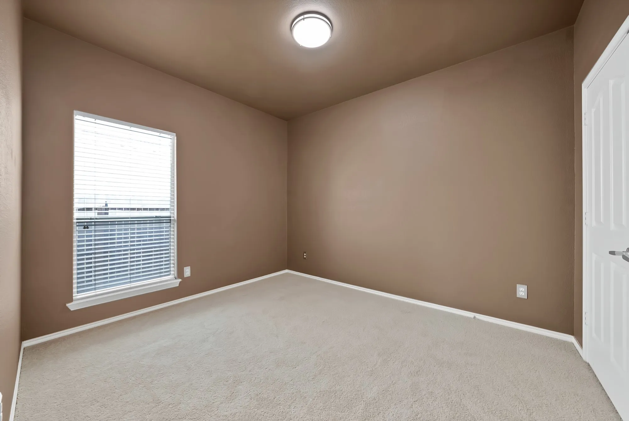 Single Family Residence For Sale in Tarrant County , 6016 Horse Trap Drive, Fort Worth, Texas 76179, 3 Bedroom, 2 Bathroom, 2 Garage spaces, 1,760 Sqft, built in 2005, mls#21396761, Real Estate Agent in Fort Worth, Homes For Sale in Tarrant county, Homes For Sale in Fort Worth, Realtor in Fort Worth Texas, Real Estate Brokerage Independent Realty Texas, Luminita Cordes Realtor