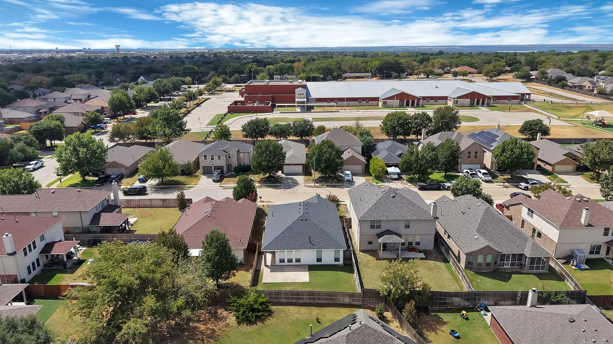 Single Family Residence For Sale in Tarrant County , 6016 Horse Trap Drive, Fort Worth, Texas 76179, 3 Bedroom, 2 Bathroom, 2 Garage spaces, 1,760 Sqft, built in 2005, mls#21396761, Real Estate Agent in Fort Worth, Homes For Sale in Tarrant county, Homes For Sale in Fort Worth, Realtor in Fort Worth Texas, Real Estate Brokerage Independent Realty Texas, Luminita Cordes Realtor