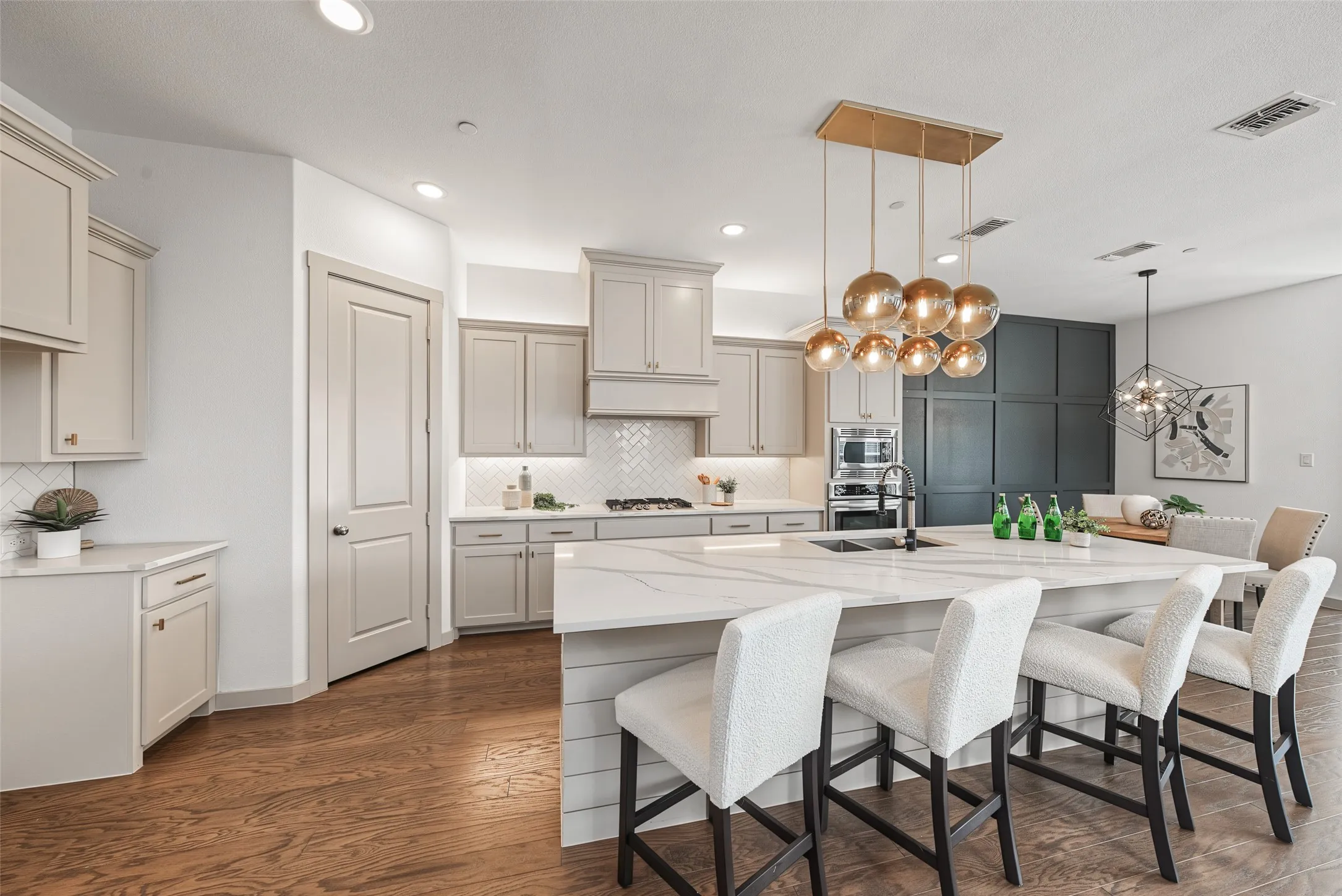 Townhouse For Sale in Tarrant County , 8850 Ice House Drive, North Richland Hills, Texas 76180, 3 Bedroom, 3 Bathroom, 2 Garage spaces, 2,220 Sqft, built in 2019, mls#21395893, Real Estate Agent in North Richland Hills, Homes For Sale in Tarrant county, Homes For Sale in North Richland Hills, Realtor in North Richland Hills Texas, Real Estate Brokerage Independent Realty Texas, Luminita Cordes Realtor