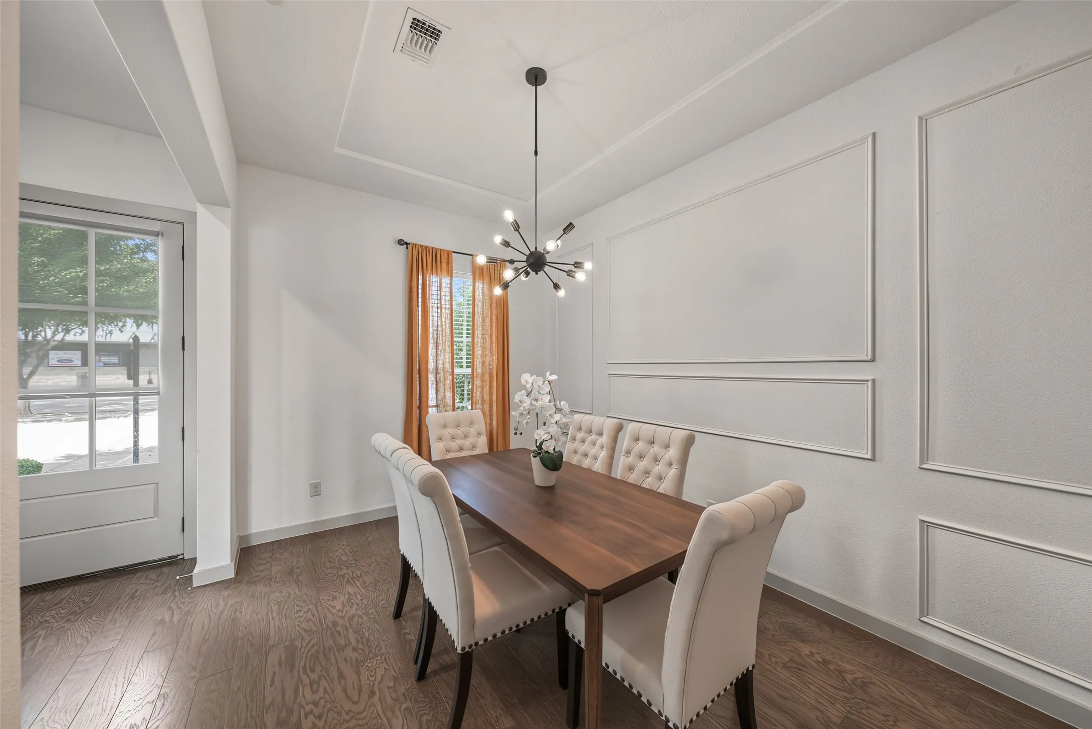 Townhouse For Sale in Tarrant County , 8850 Ice House Drive, North Richland Hills, Texas 76180, 3 Bedroom, 3 Bathroom, 2 Garage spaces, 2,220 Sqft, built in 2019, mls#21395893, Real Estate Agent in North Richland Hills, Homes For Sale in Tarrant county, Homes For Sale in North Richland Hills, Realtor in North Richland Hills Texas, Real Estate Brokerage Independent Realty Texas, Luminita Cordes Realtor