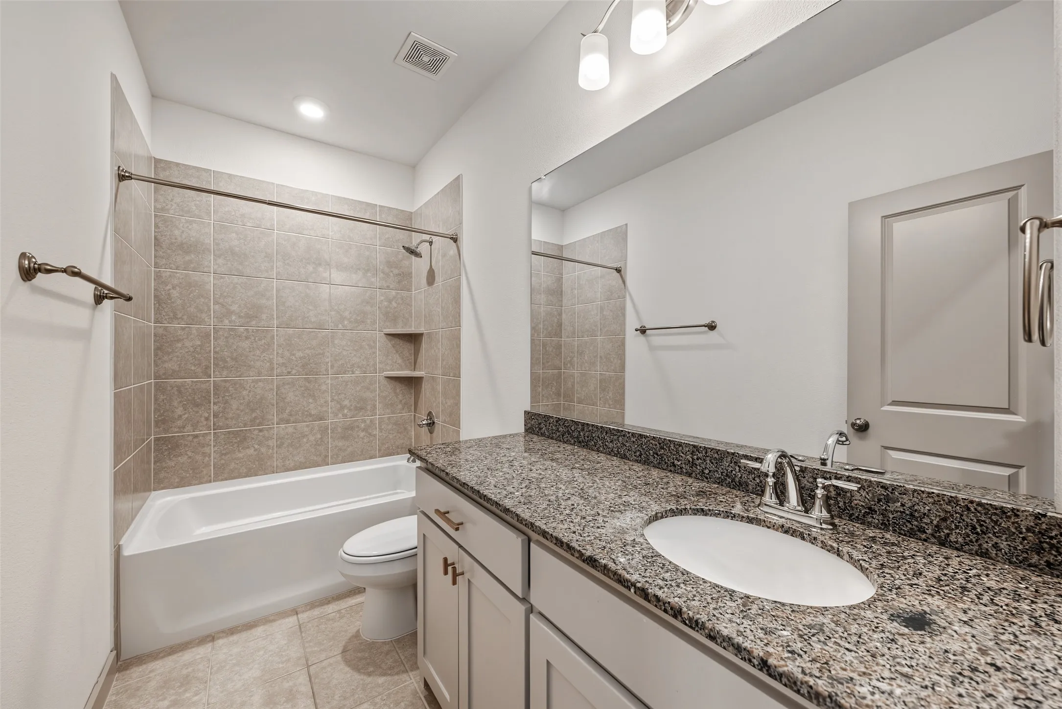 Townhouse For Sale in Tarrant County , 8850 Ice House Drive, North Richland Hills, Texas 76180, 3 Bedroom, 3 Bathroom, 2 Garage spaces, 2,220 Sqft, built in 2019, mls#21395893, Real Estate Agent in North Richland Hills, Homes For Sale in Tarrant county, Homes For Sale in North Richland Hills, Realtor in North Richland Hills Texas, Real Estate Brokerage Independent Realty Texas, Luminita Cordes Realtor