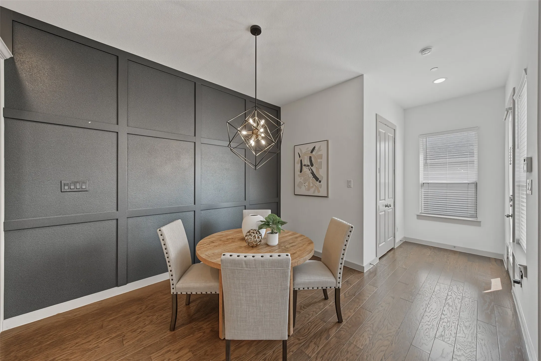 Townhouse For Sale in Tarrant County , 8850 Ice House Drive, North Richland Hills, Texas 76180, 3 Bedroom, 3 Bathroom, 2 Garage spaces, 2,220 Sqft, built in 2019, mls#21395893, Real Estate Agent in North Richland Hills, Homes For Sale in Tarrant county, Homes For Sale in North Richland Hills, Realtor in North Richland Hills Texas, Real Estate Brokerage Independent Realty Texas, Luminita Cordes Realtor